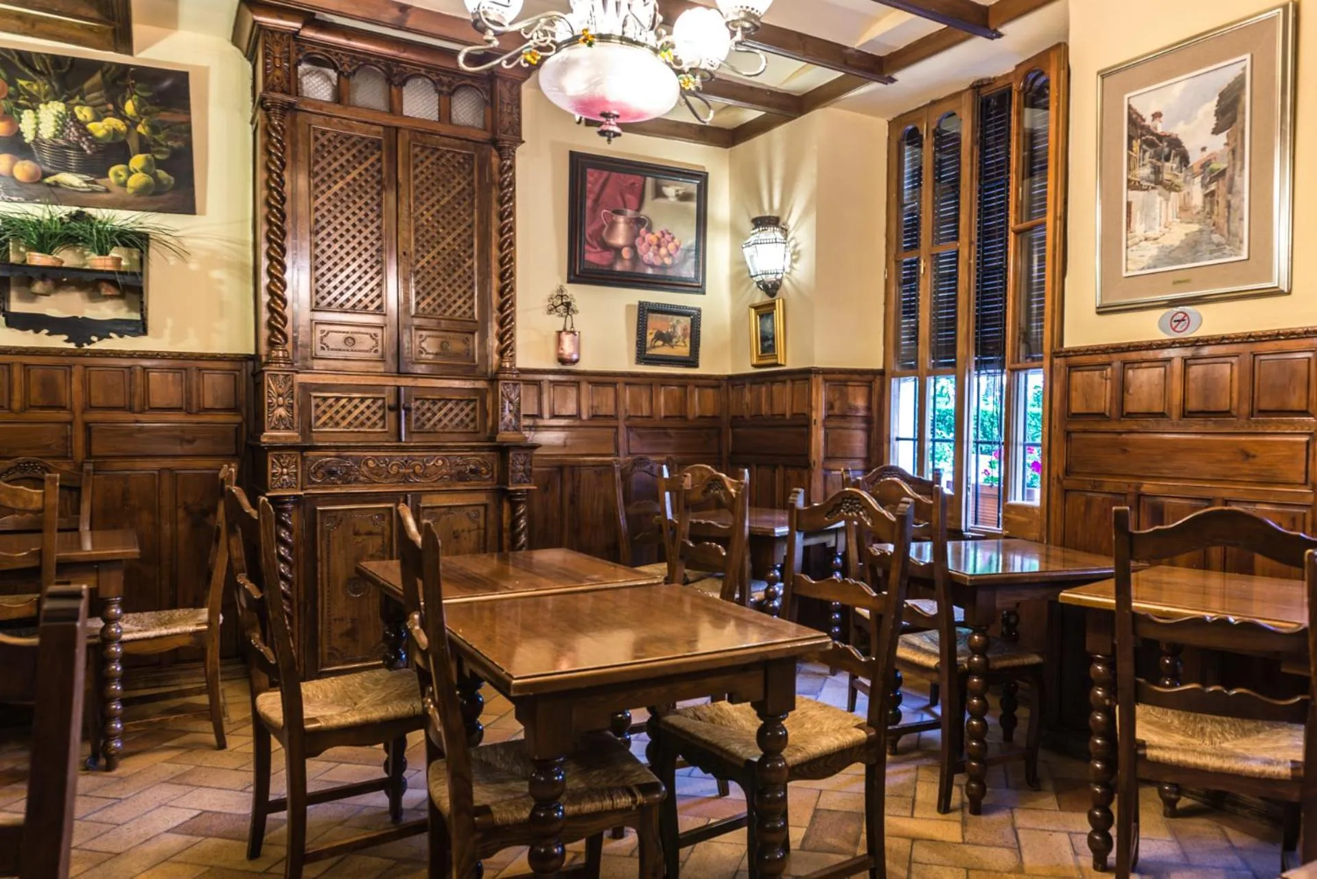 Property building in Hotel América