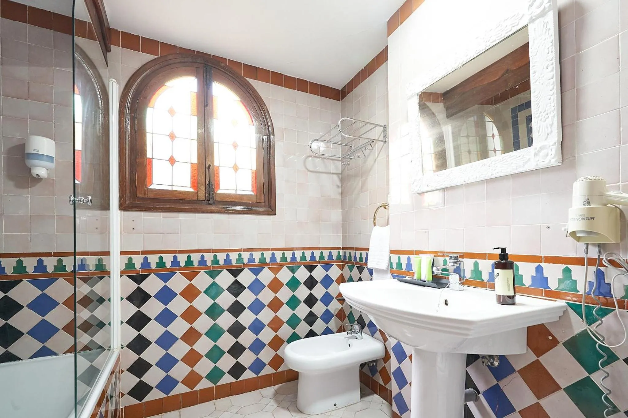 Bathroom in Hotel América