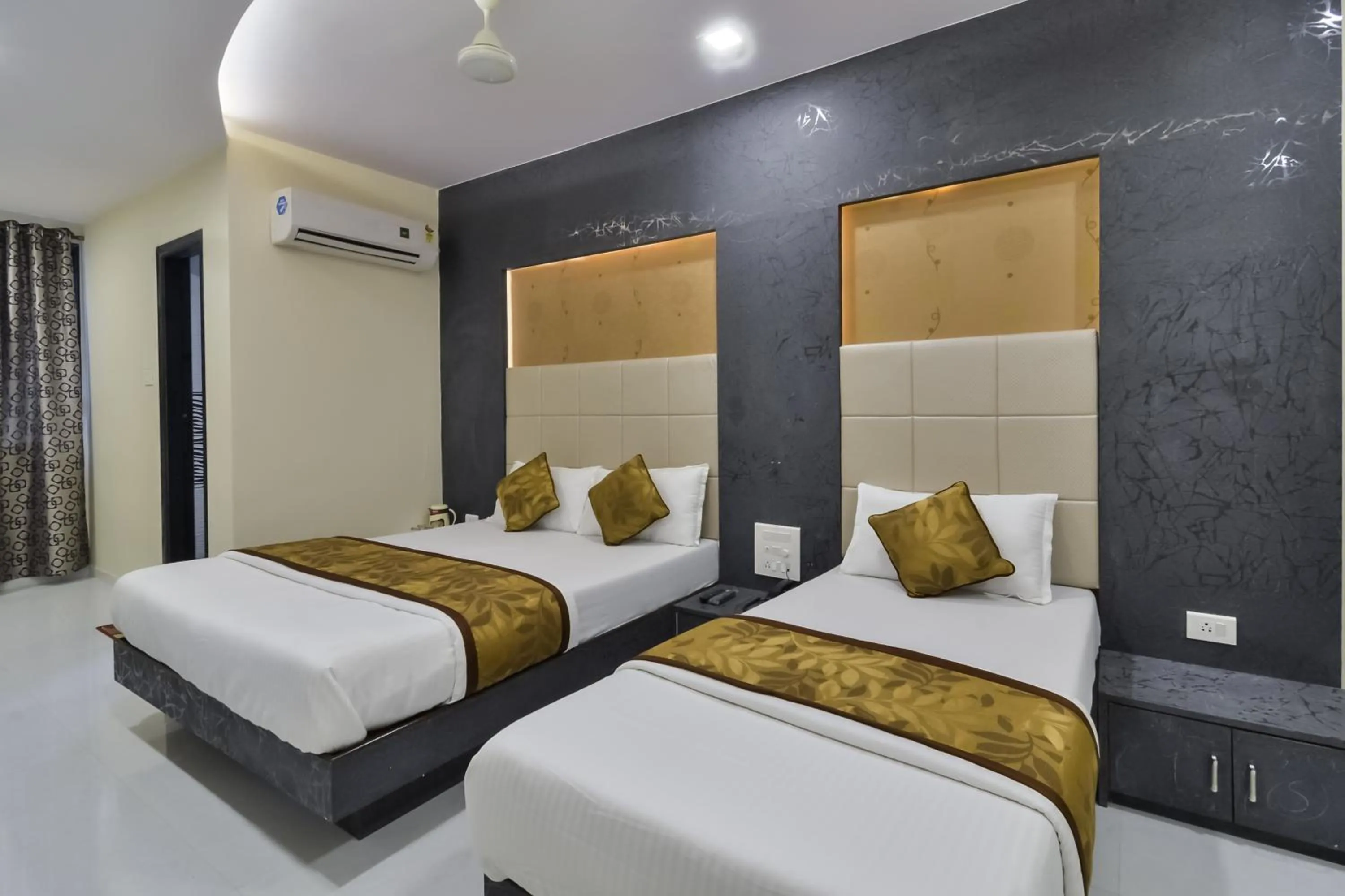 Bed in Hotel Aroma- Dadar