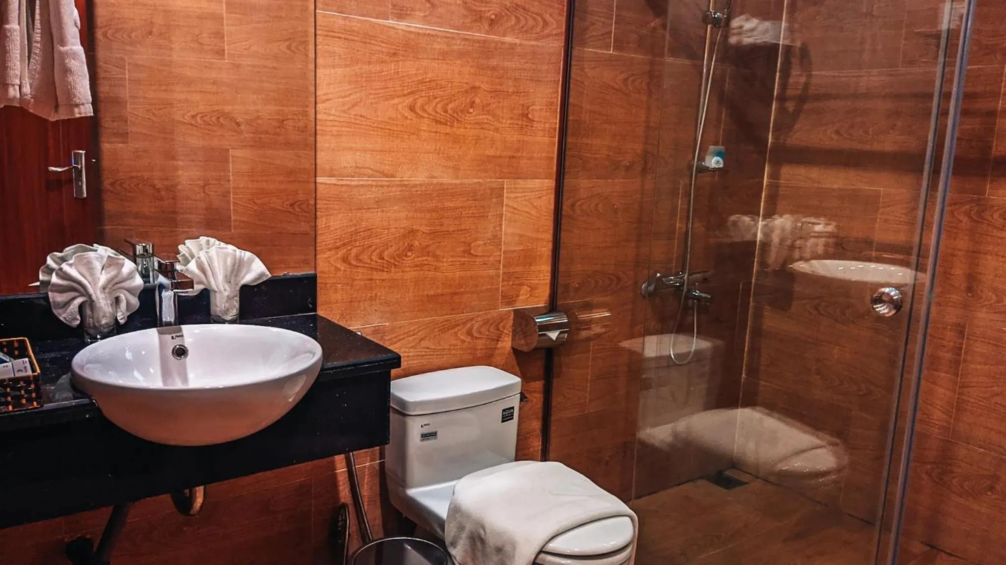 Toilet in Thung Nham Resort