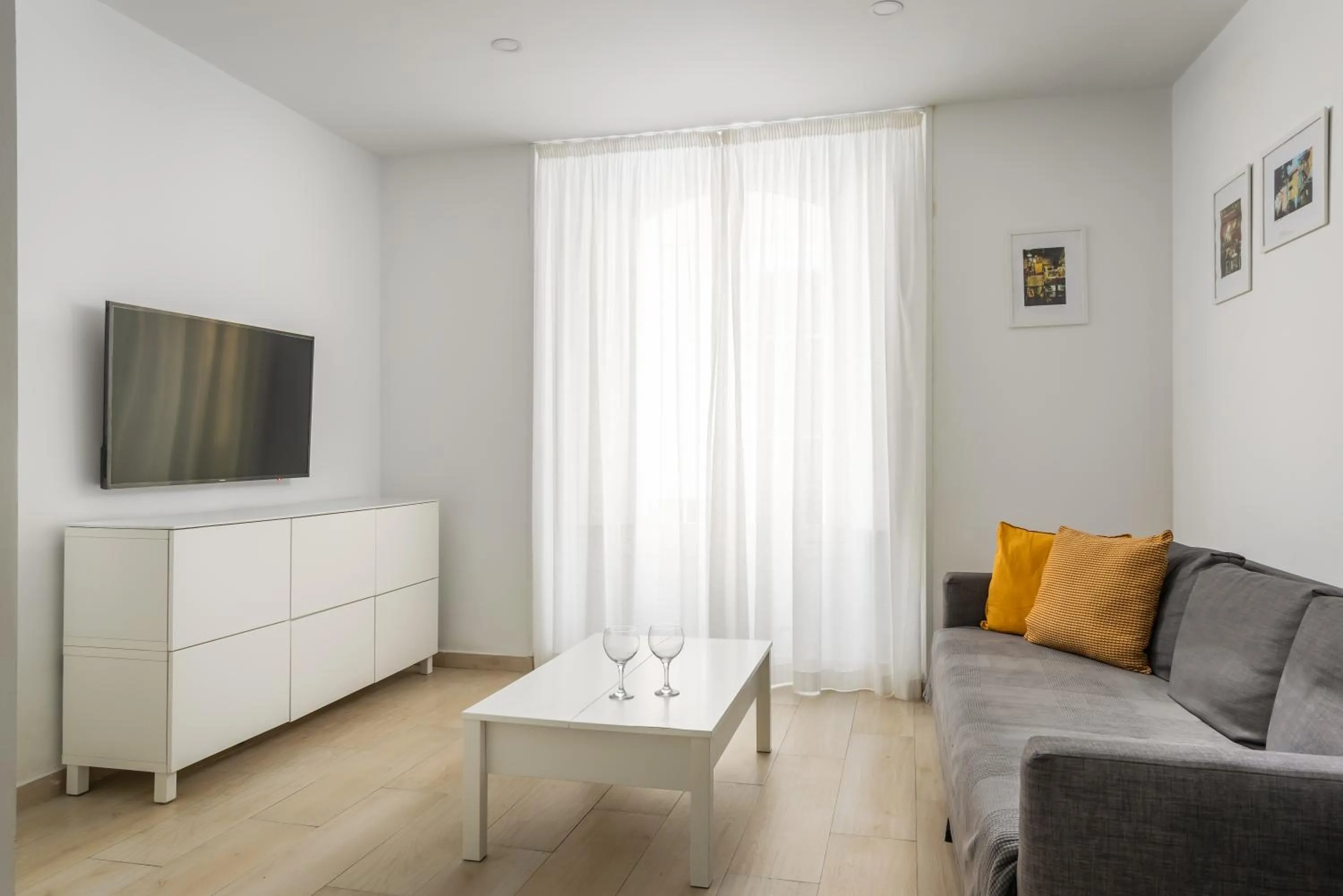 TV and multimedia in BYPILLOW Tiento