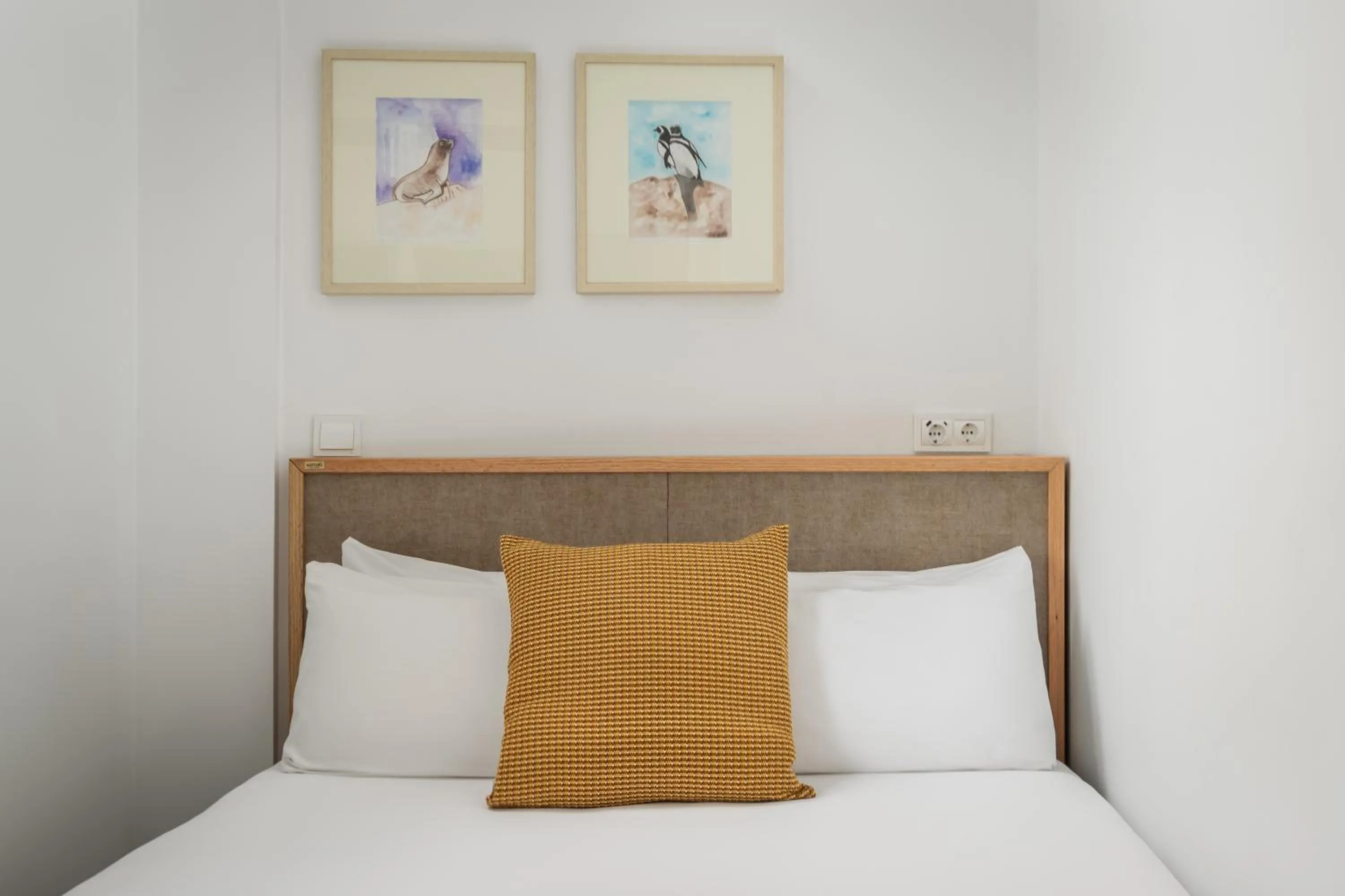 Bed in BYPILLOW Tiento