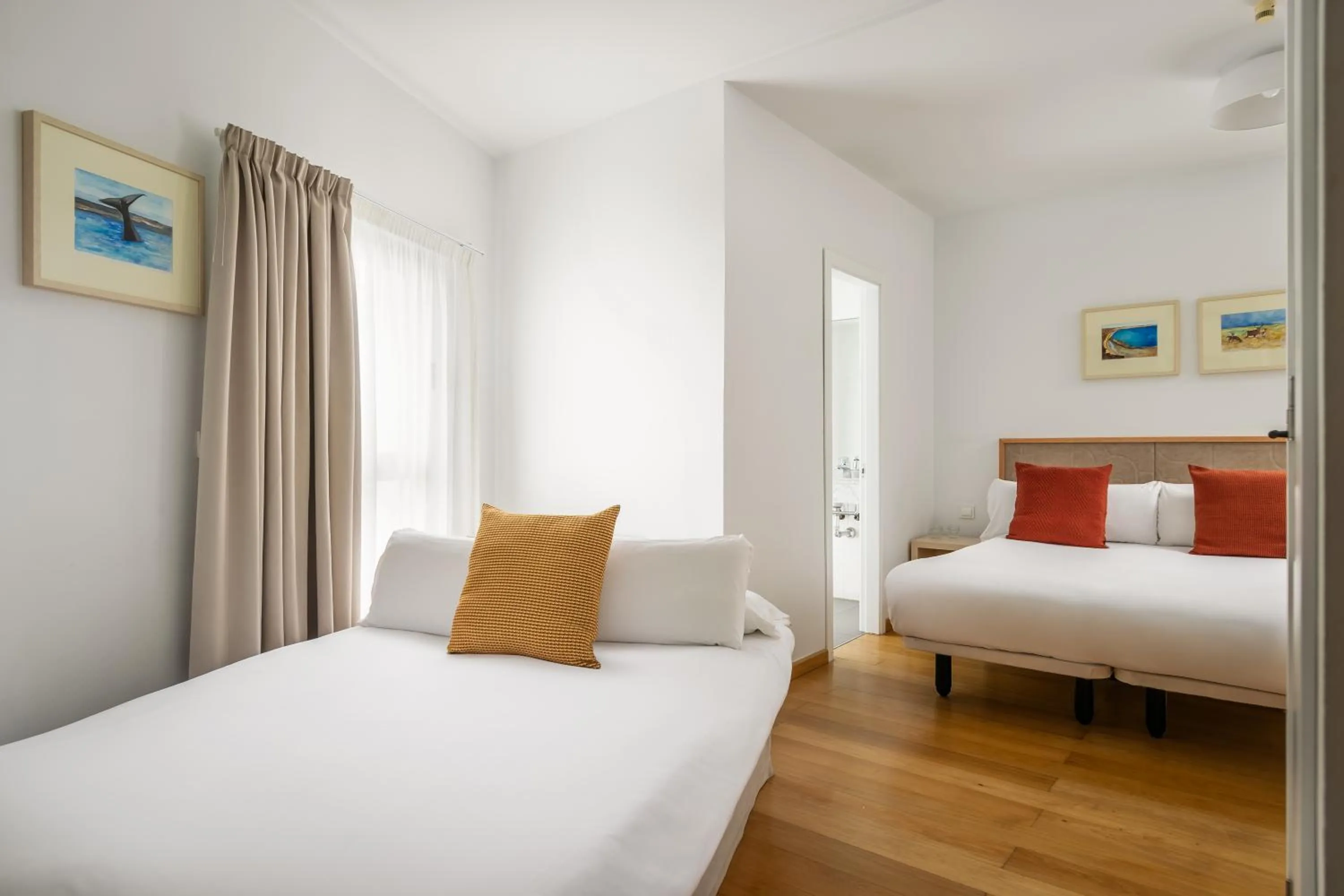 Photo of the whole room, Bed in BYPILLOW Tiento