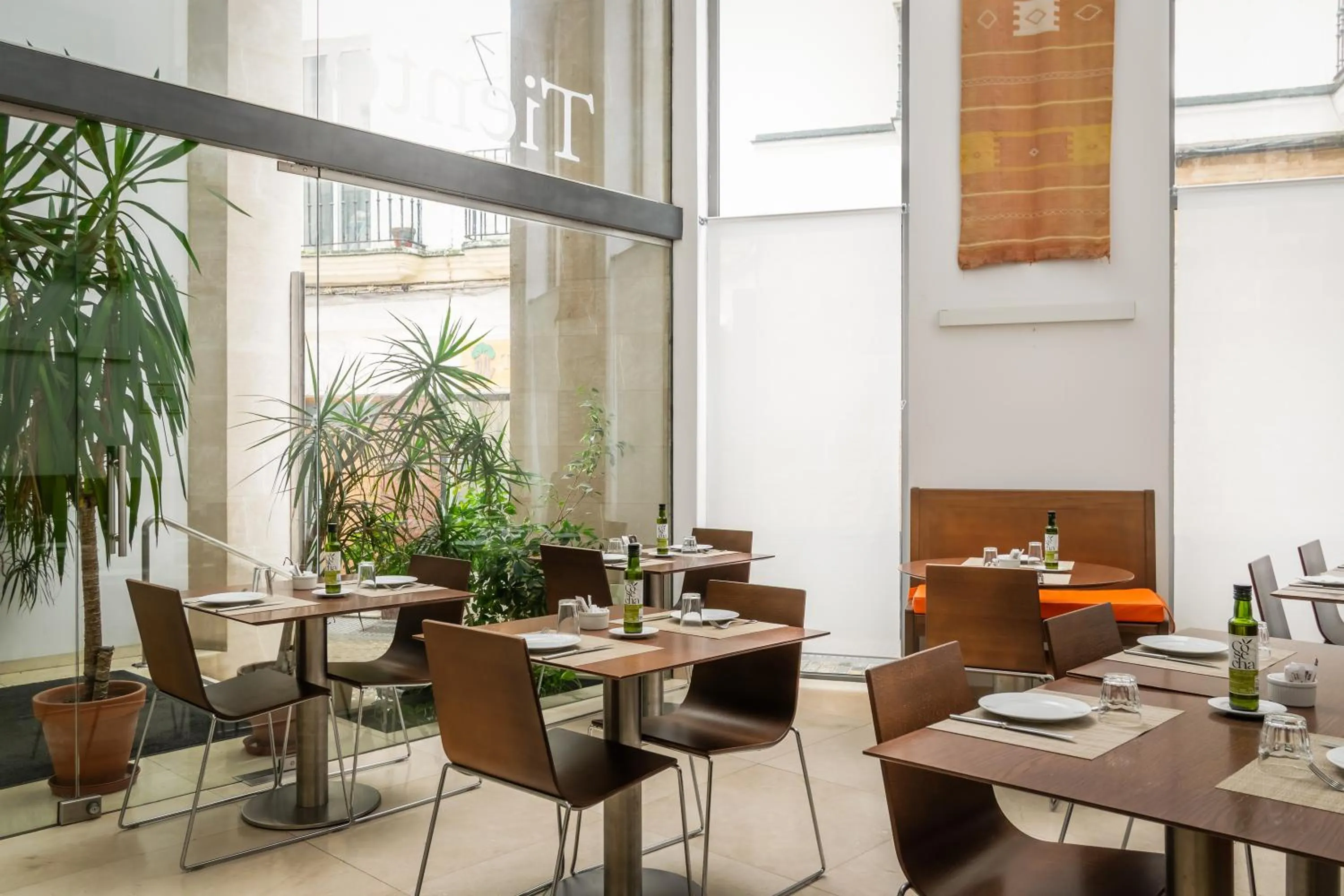 Lounge or bar in BYPILLOW Tiento