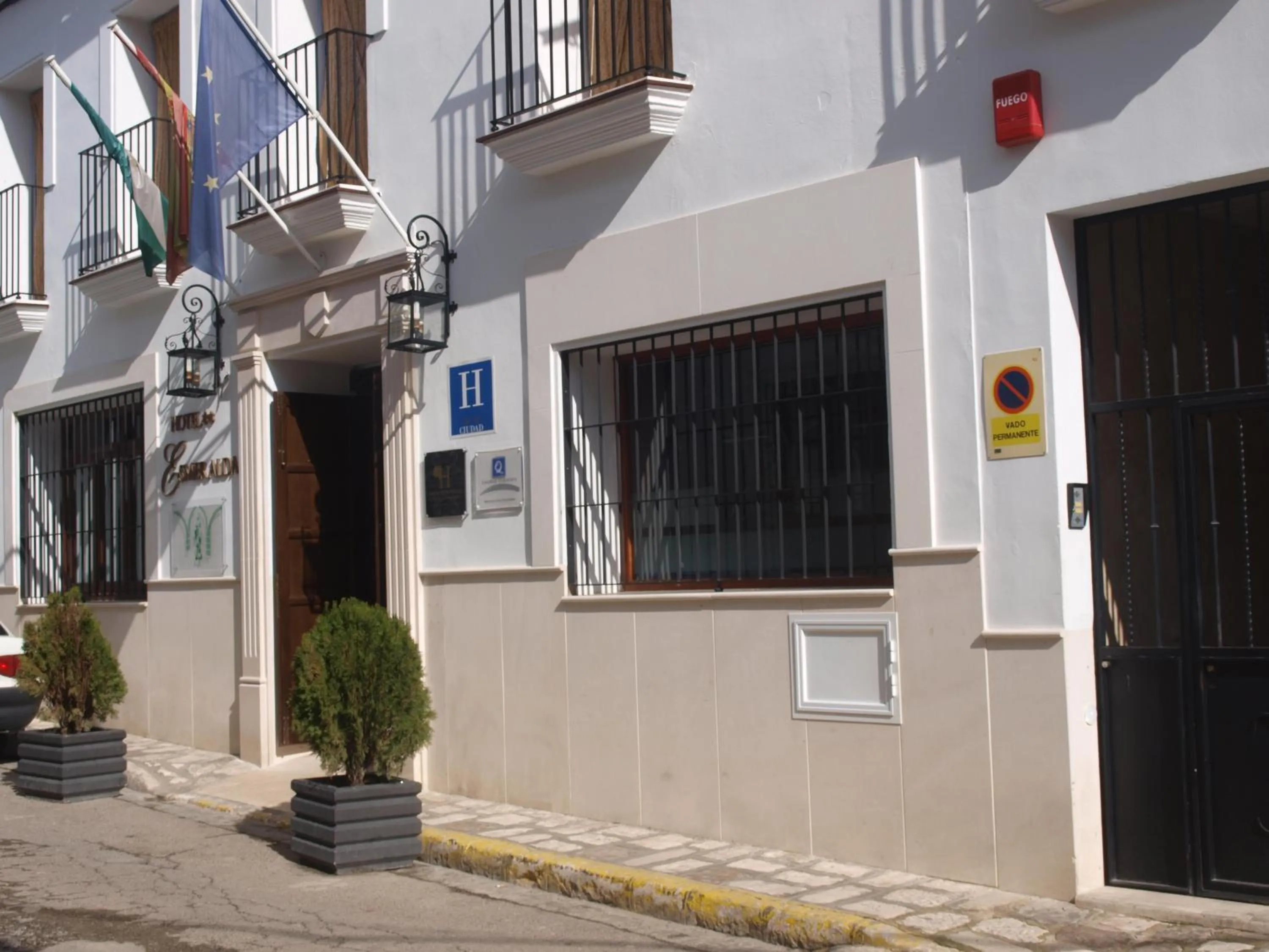 Facade/entrance in Hotel Esmeralda