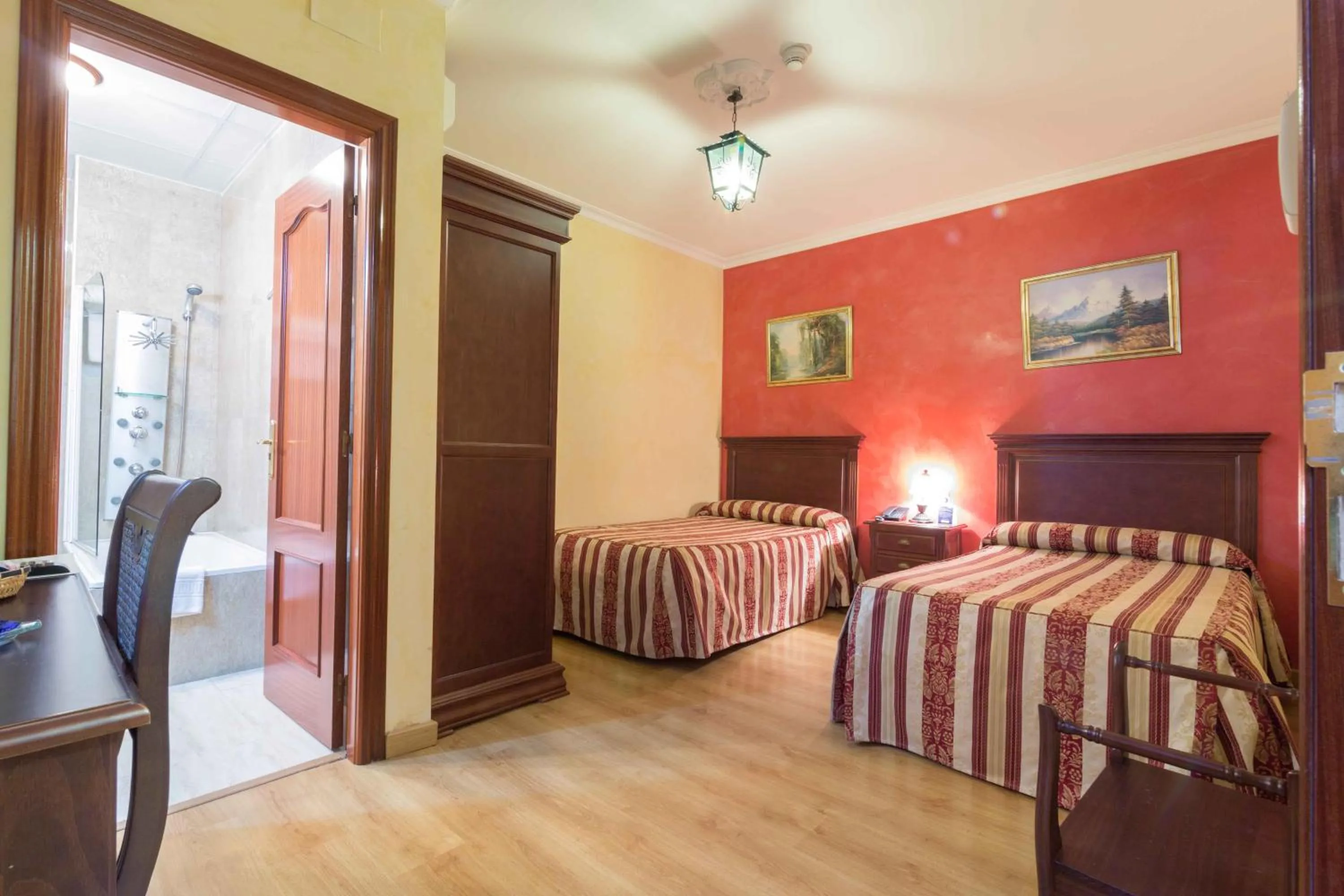 Photo of the whole room, Bed in Hotel Esmeralda