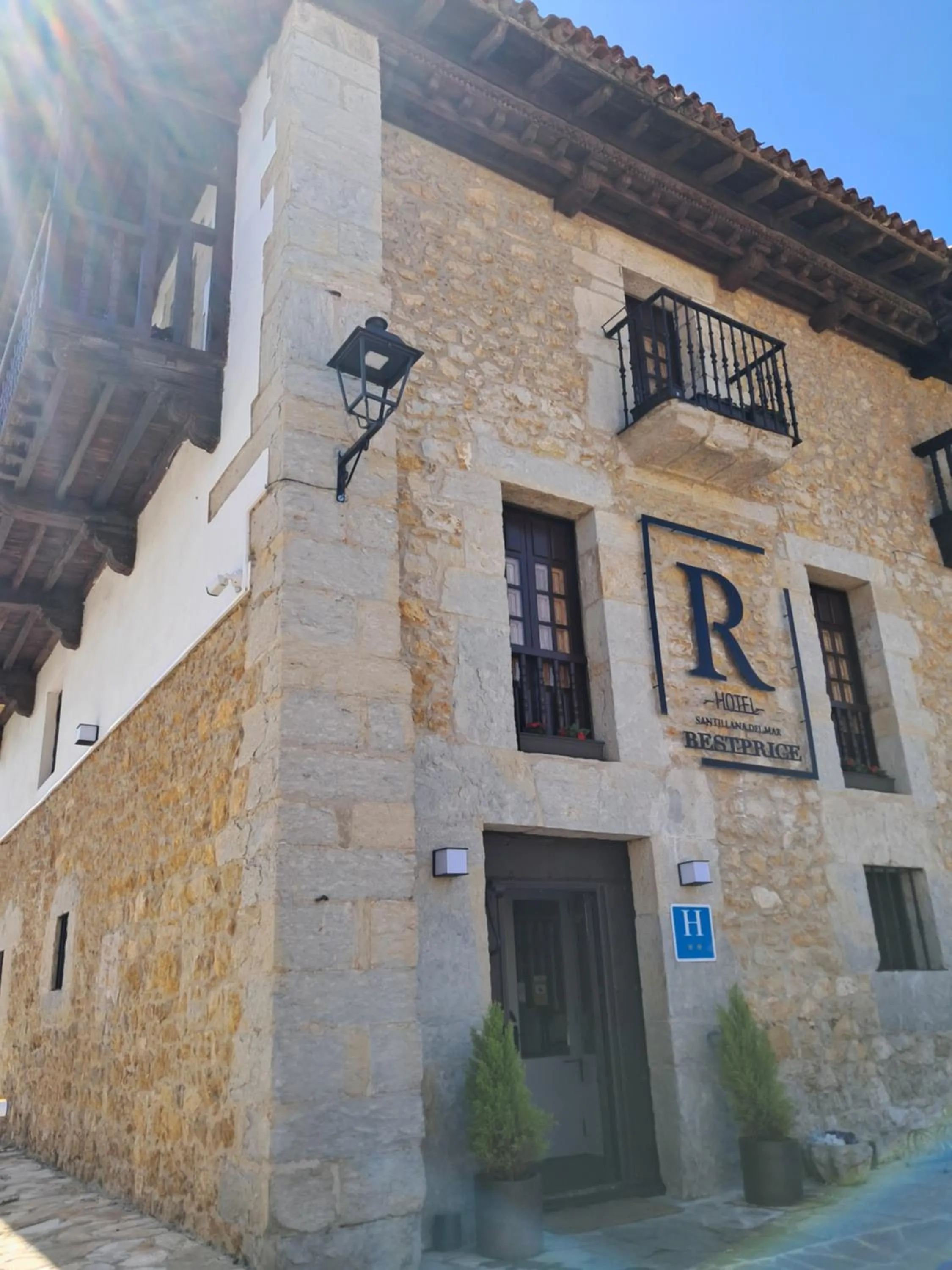 Hotel BESTPRICE Santillana