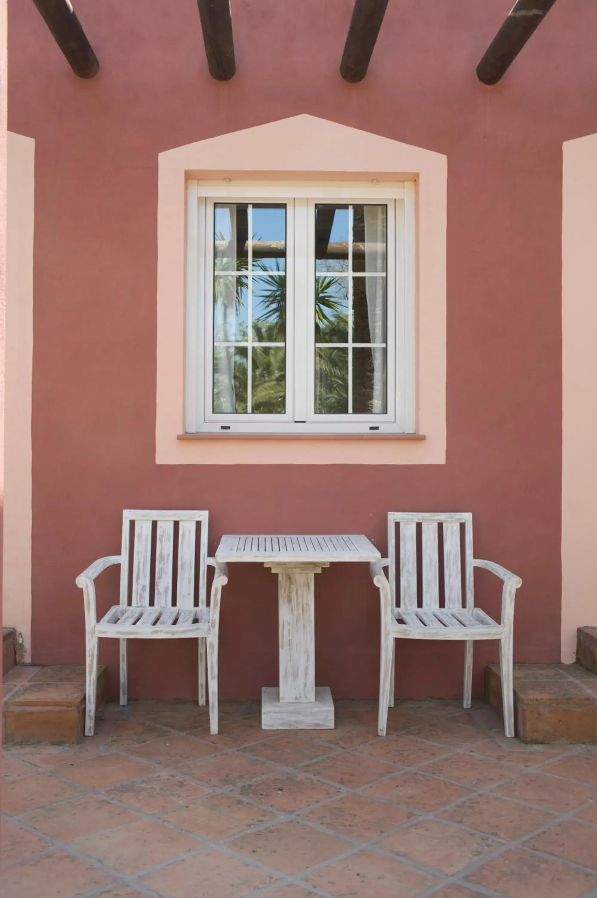 Photo of the whole room in 100% Fun Photo of the whole room in 100% Fun