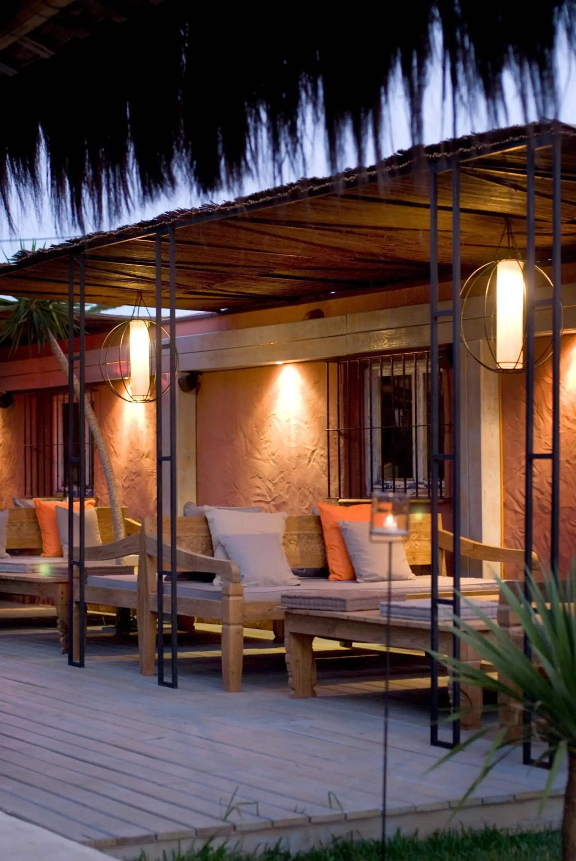 Lounge or bar in 100% Fun Lounge or bar in 100% Fun