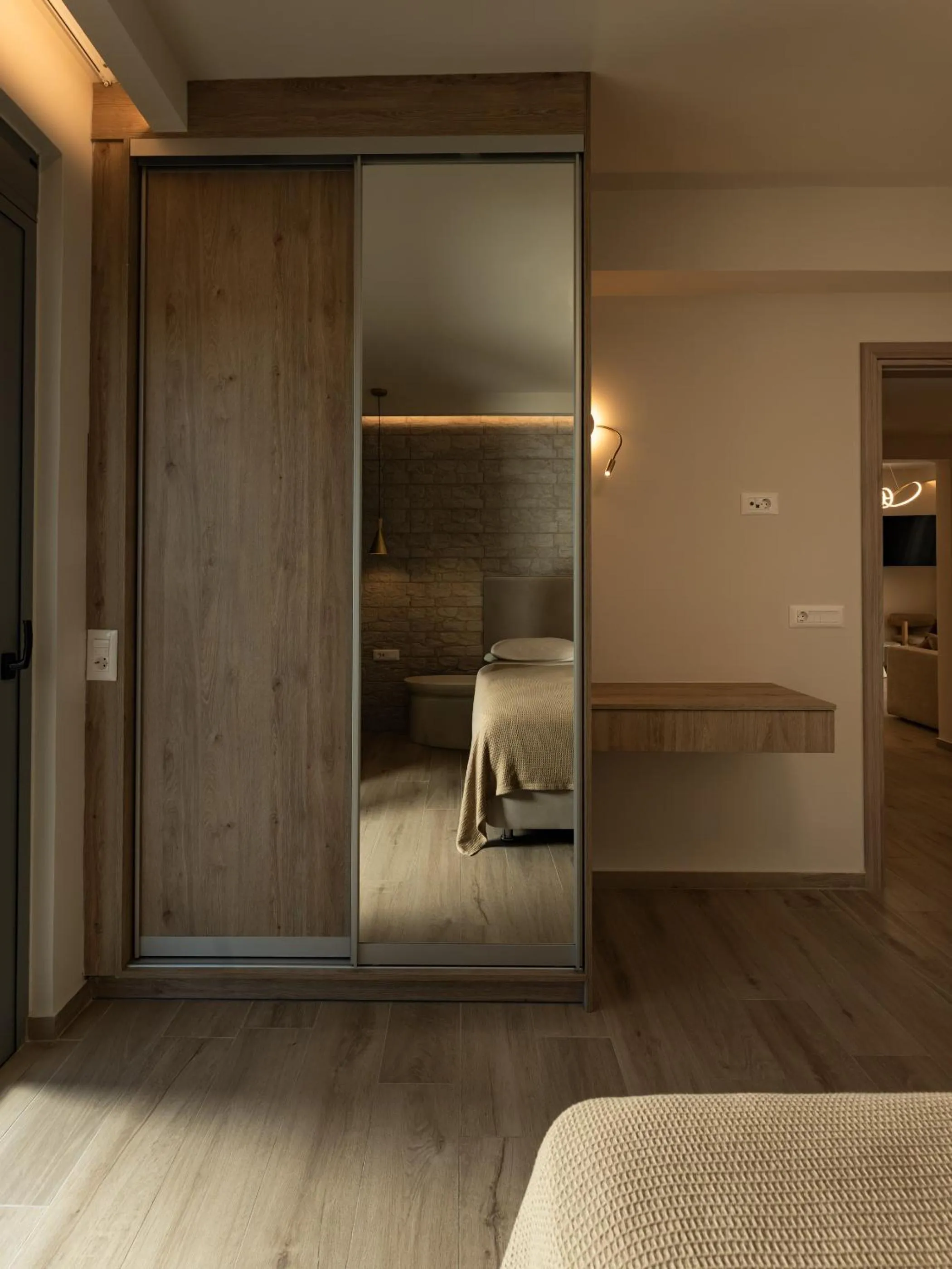 wardrobe, Bed in Zante Suites