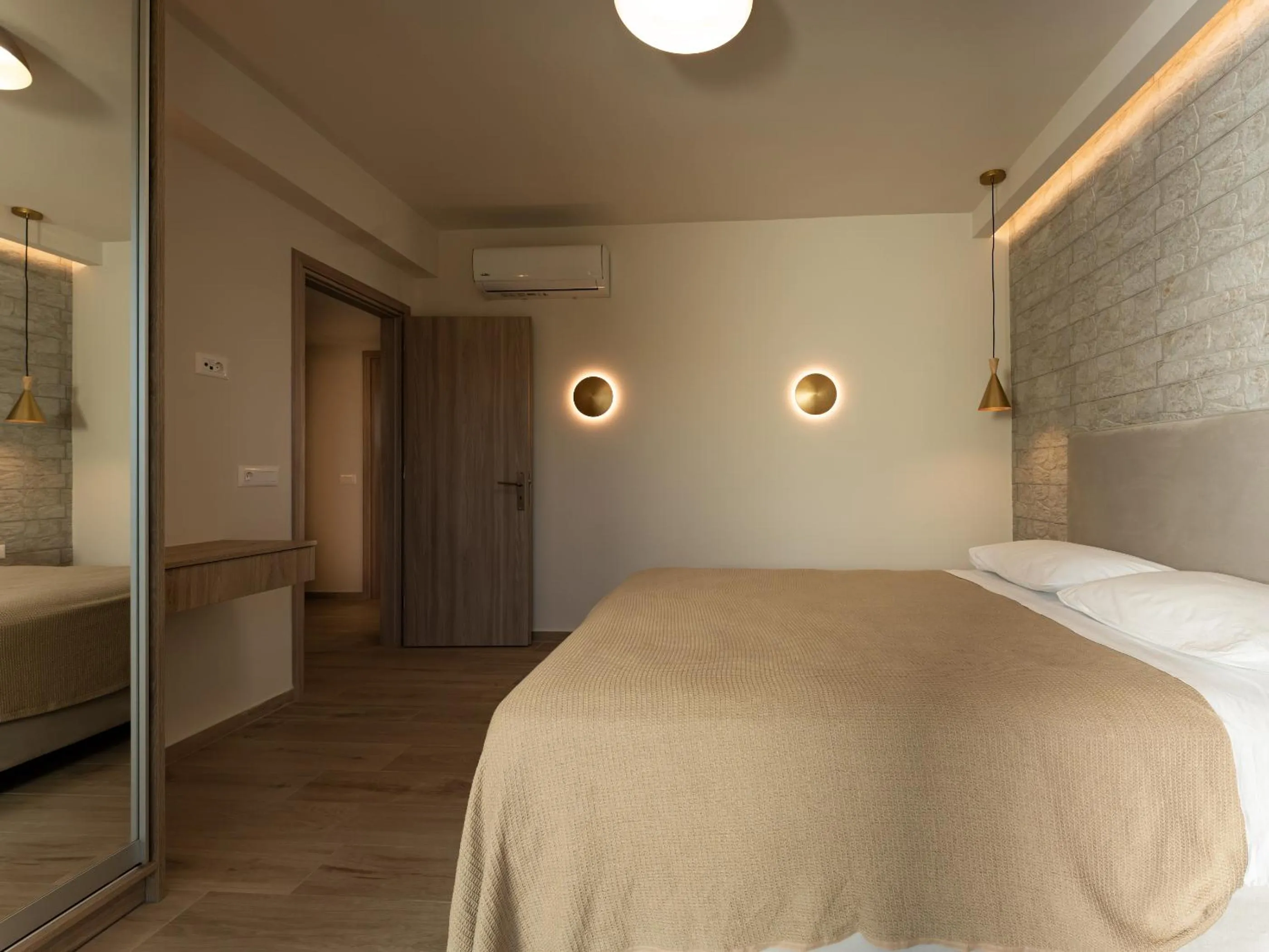 Bedroom, Bed in Zante Suites