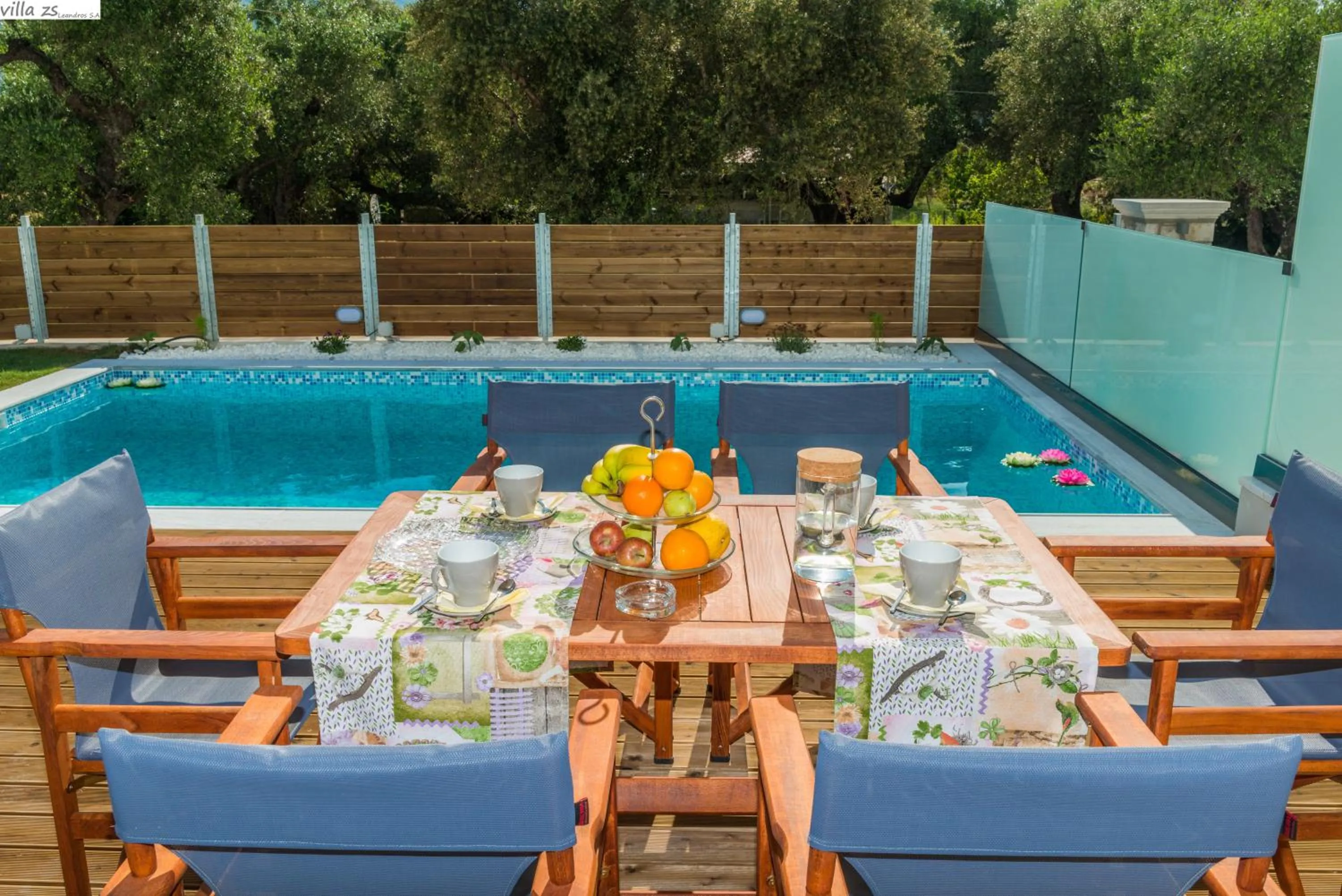 Swimming pool in Zante Suites