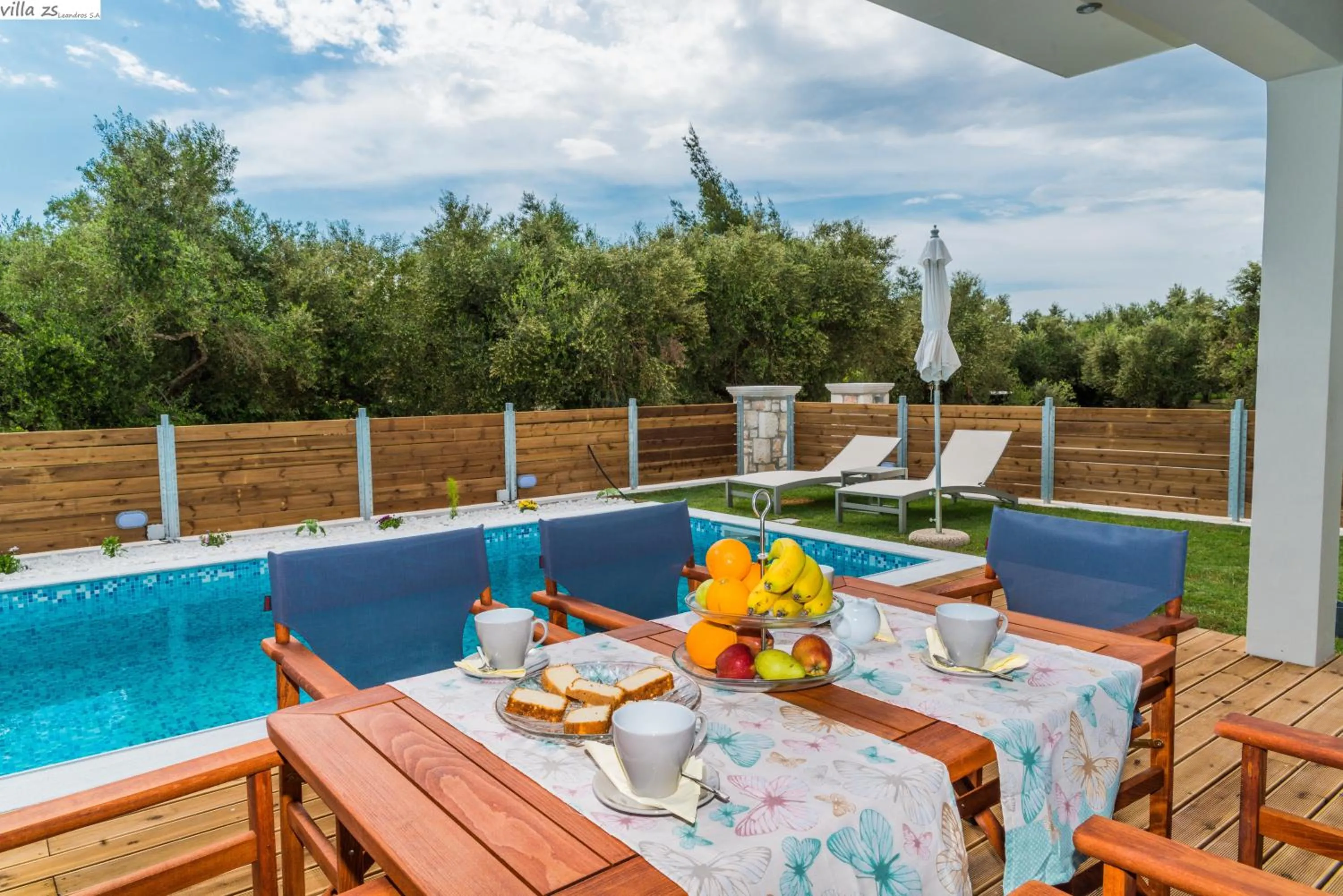 Swimming pool in Zante Suites