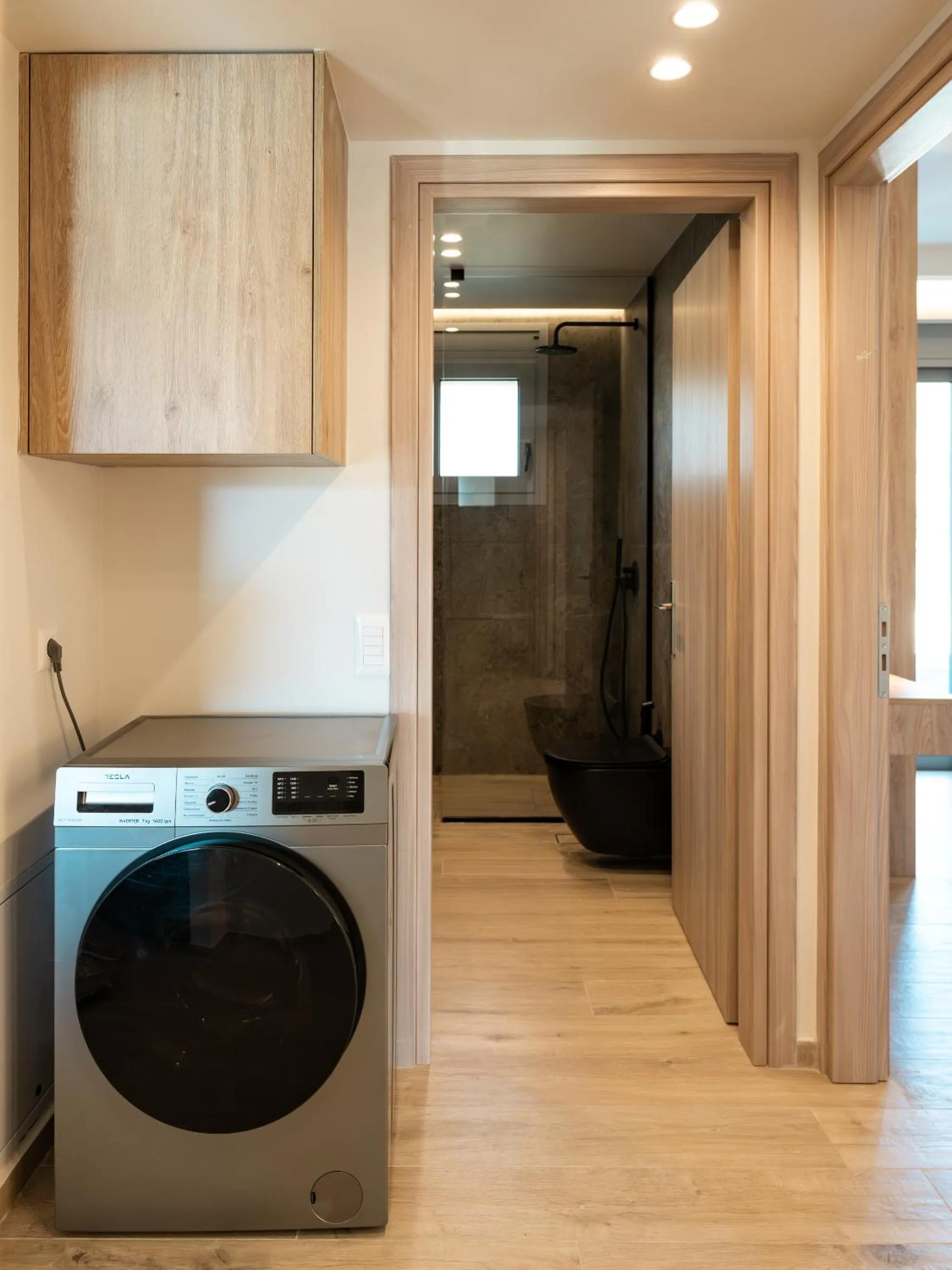 washing machine in Zante Suites