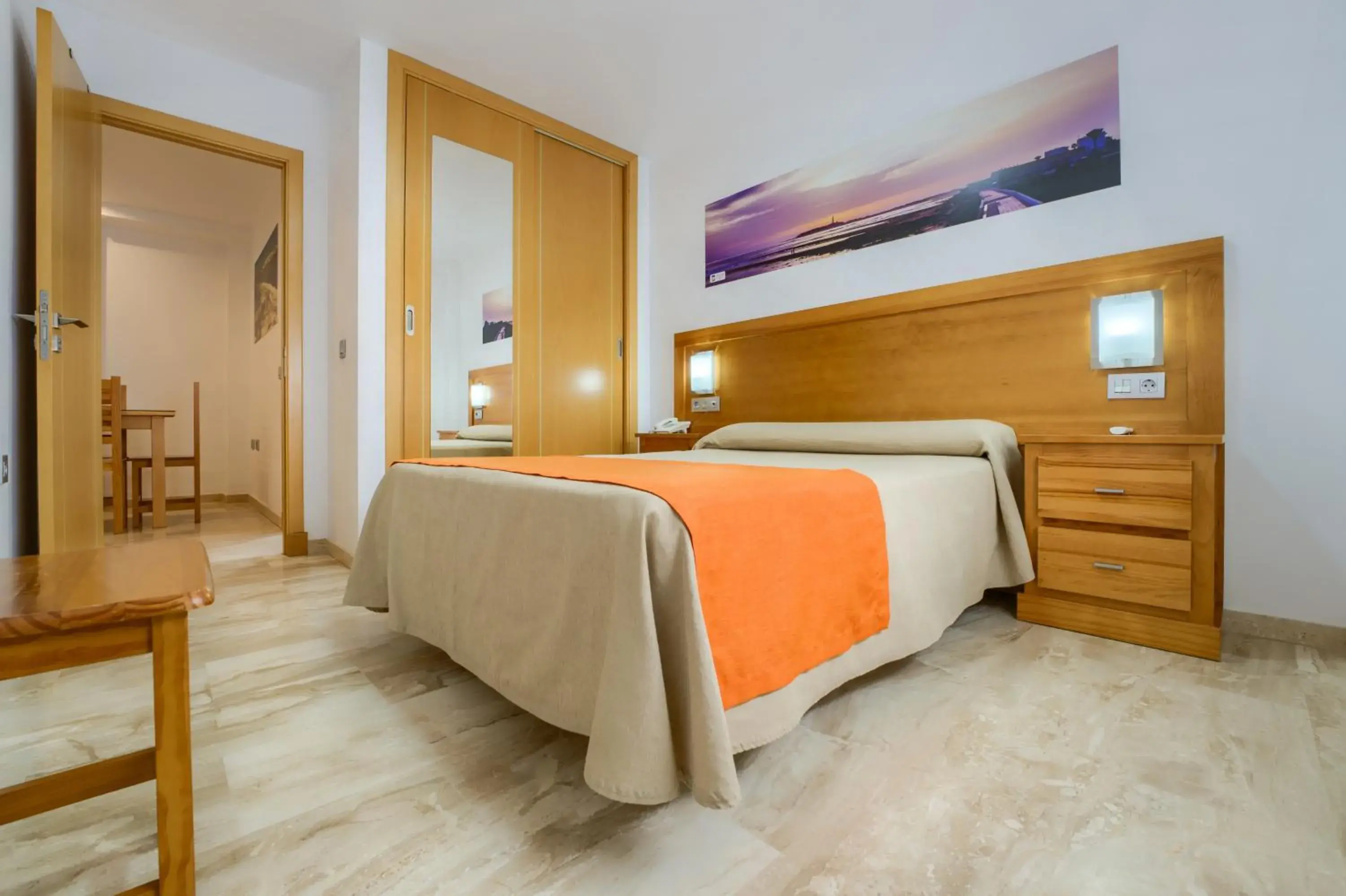 Two-Bedroom Apartment without Terrace in Hotel Apartamentos Loto Conil Two-Bedroom Apartment without Terrace in Hotel Apartamentos Loto Conil