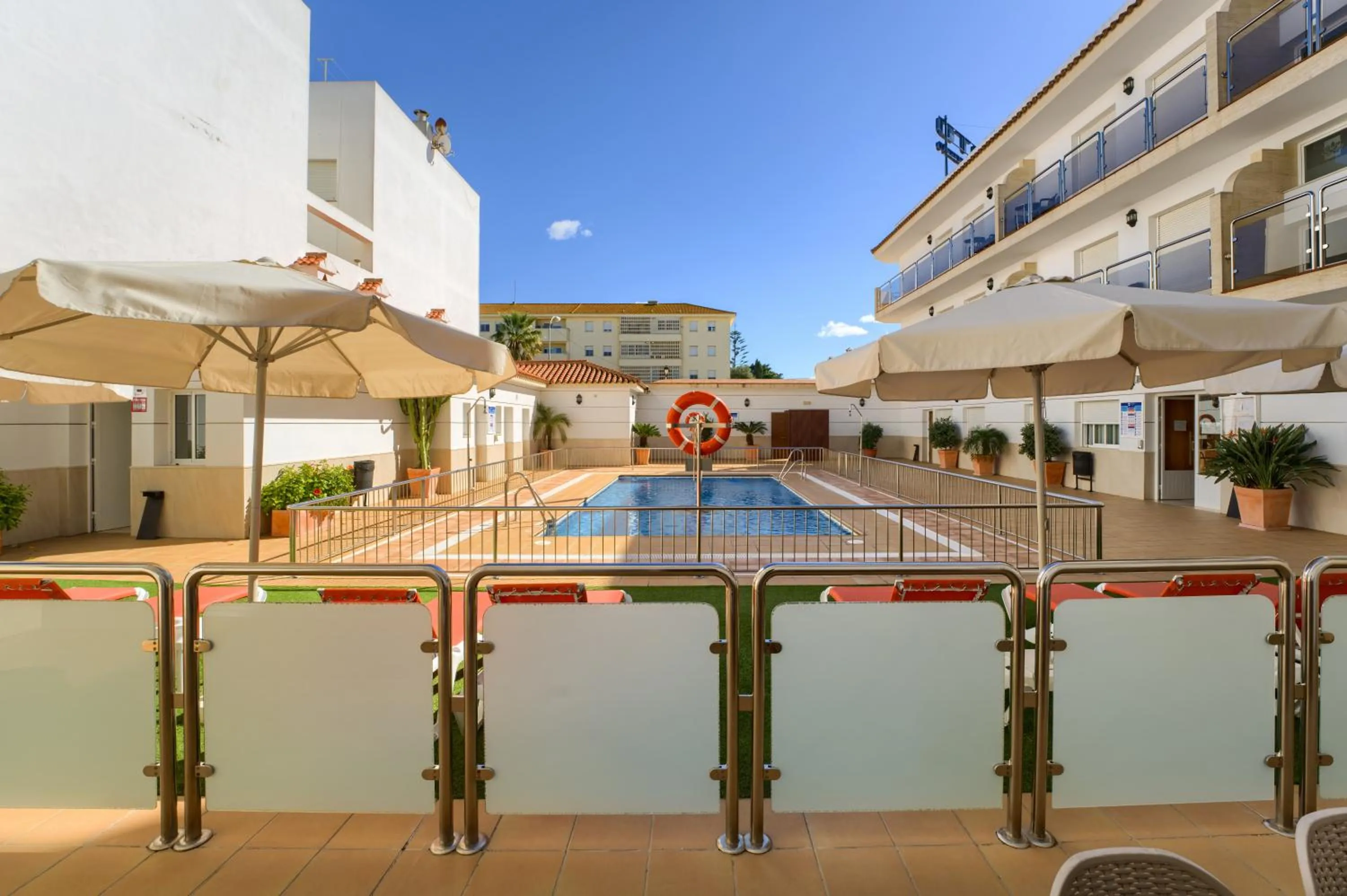 Apartment with Pool View  in Hotel Apartamentos Loto Conil