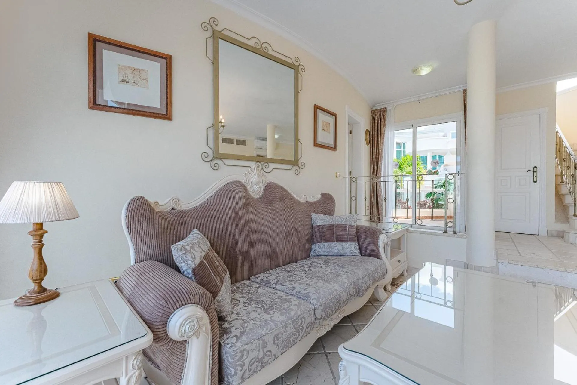 Living room in Flamingo Suites Boutique Hotel