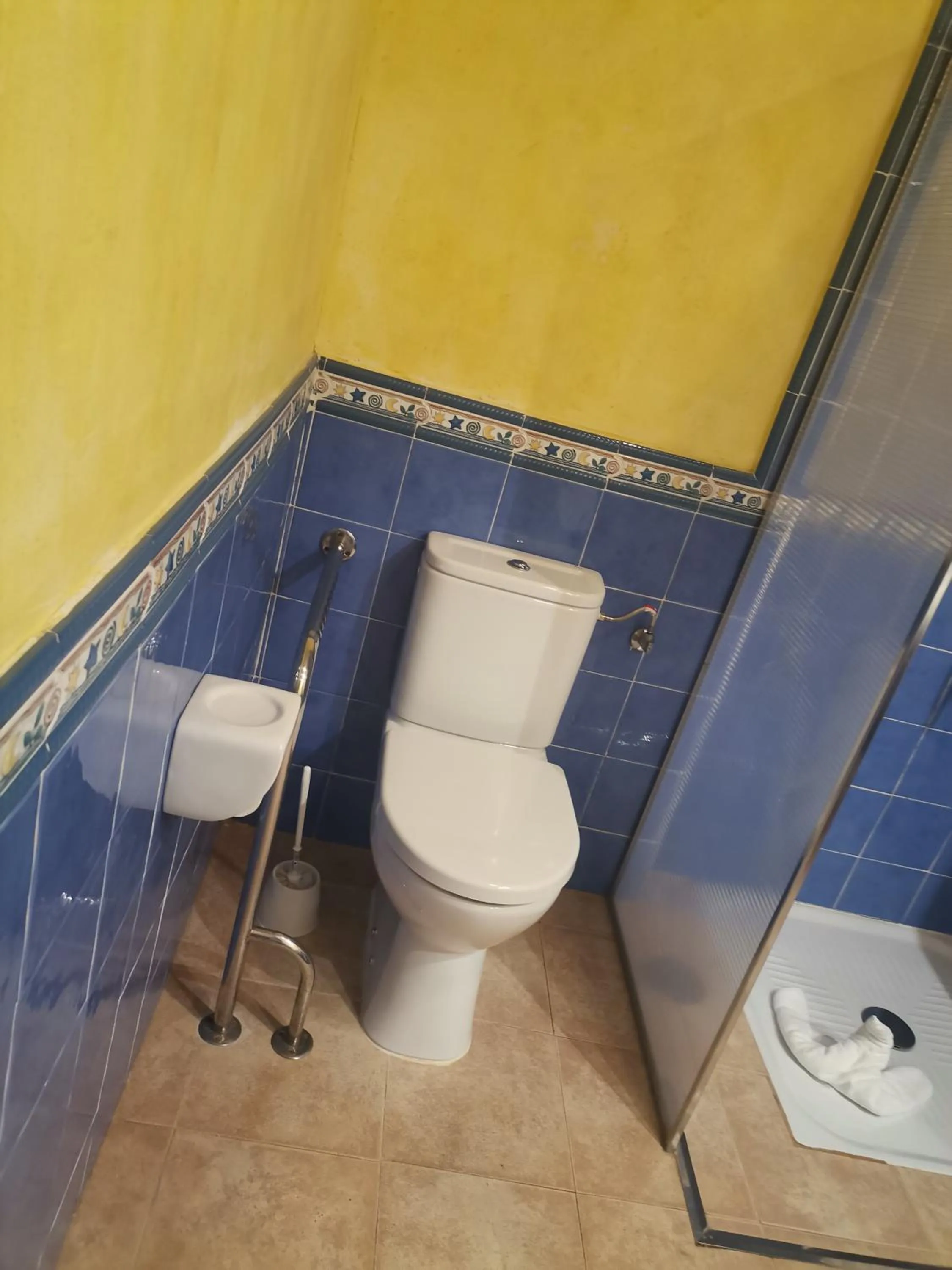 Bathroom in Hotel Apartamentos Londres La Manga