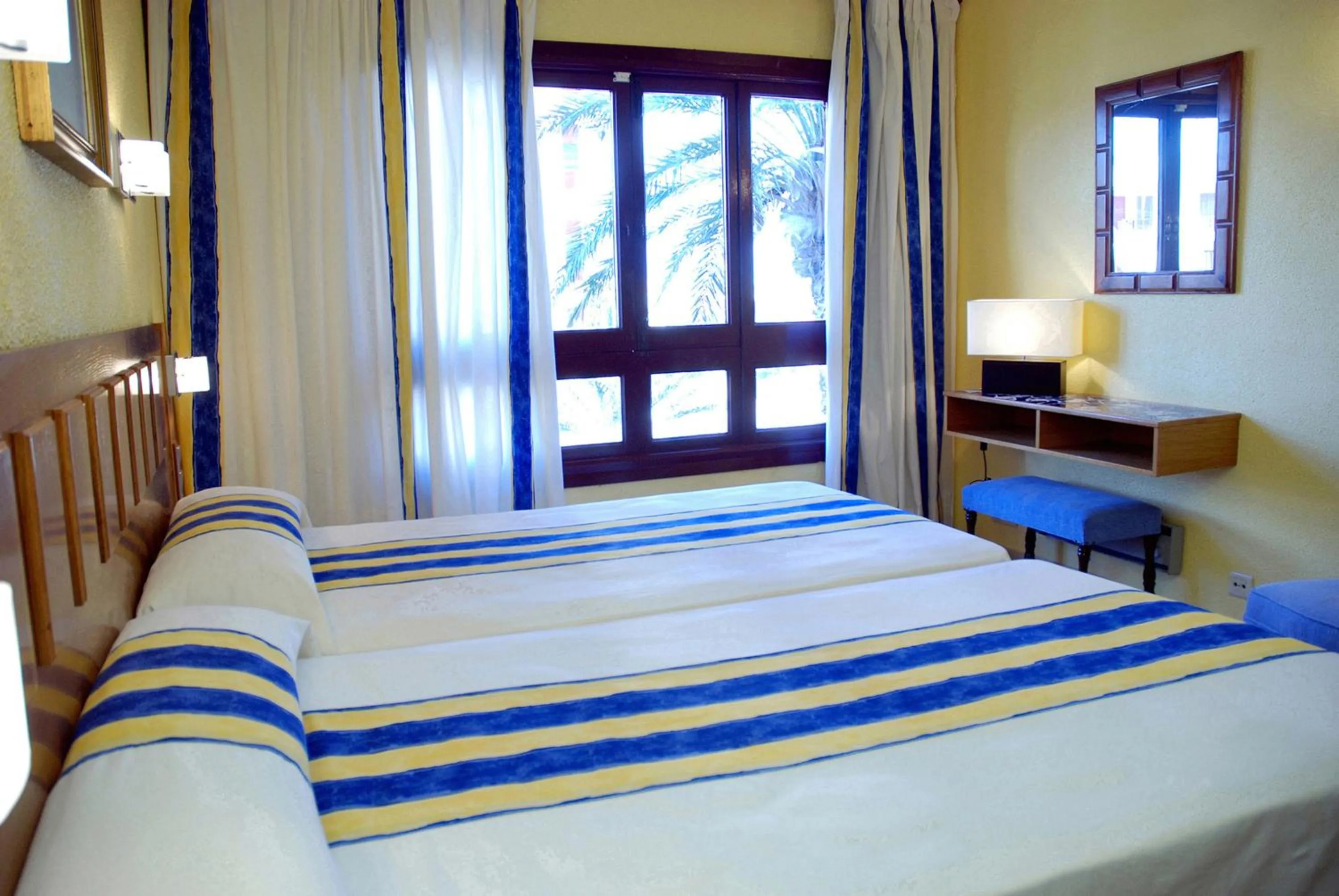 Photo of the whole room, Bed in Hotel Apartamentos Londres La Manga