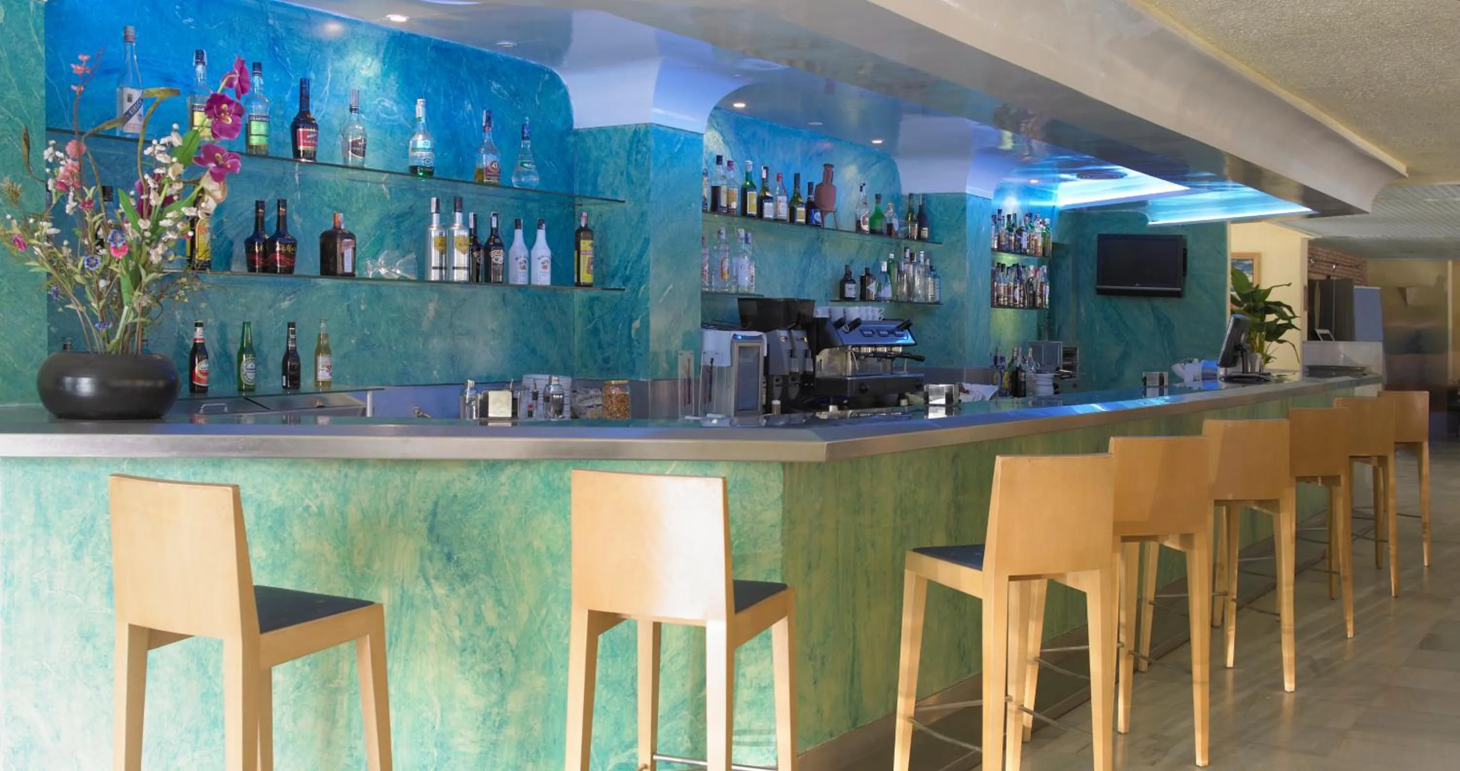 Lounge or bar in Hotel Apartamentos Londres La Manga