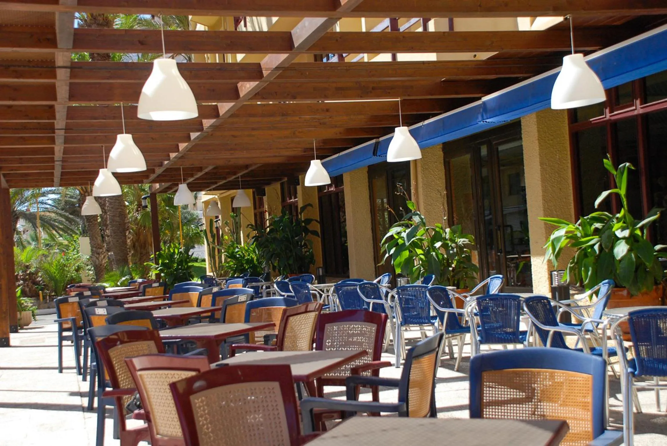 Restaurant/places to eat in Hotel Apartamentos Londres La Manga