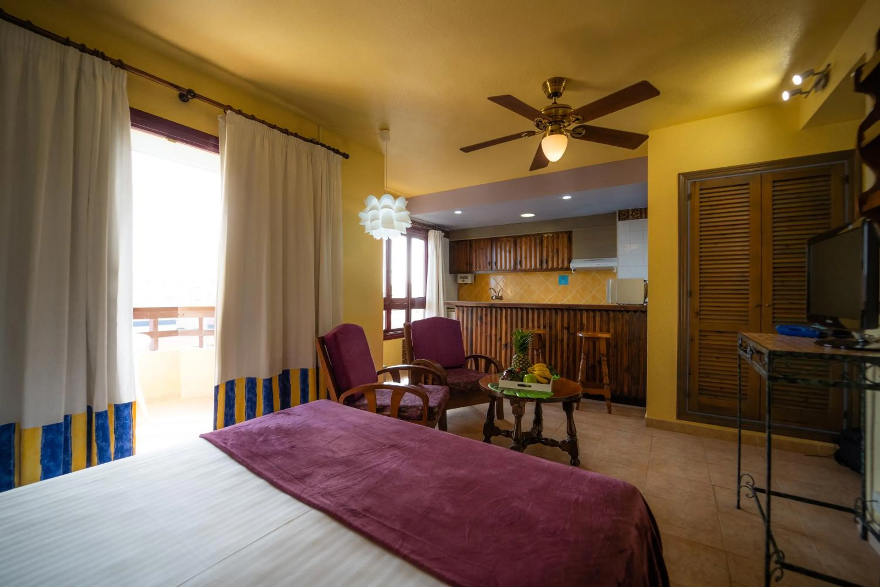 Photo of the whole room, Bed in Hotel Apartamentos Londres La Manga