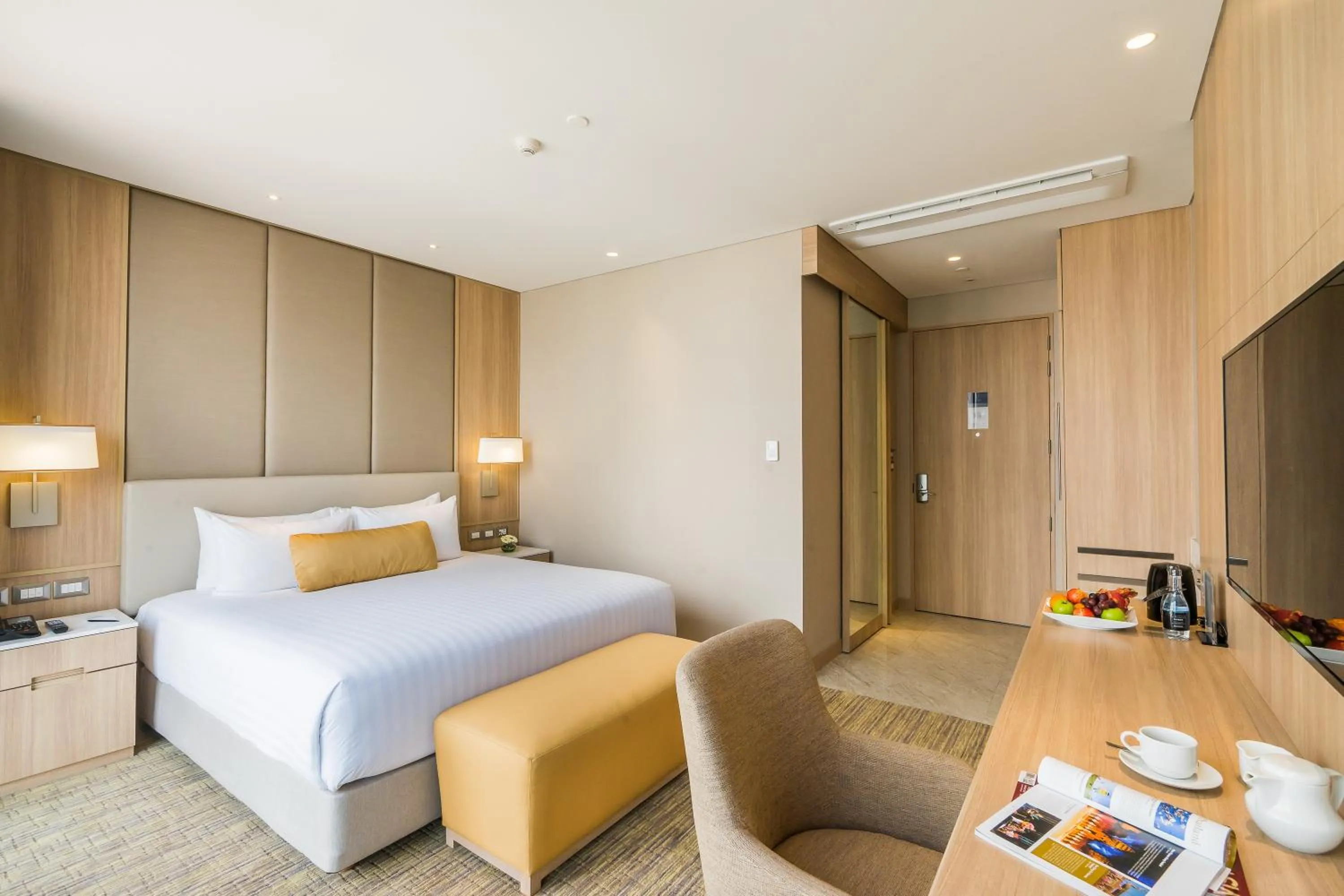 Bedroom, Bed in SKYVIEW Hotel Bangkok - Sukhumvit