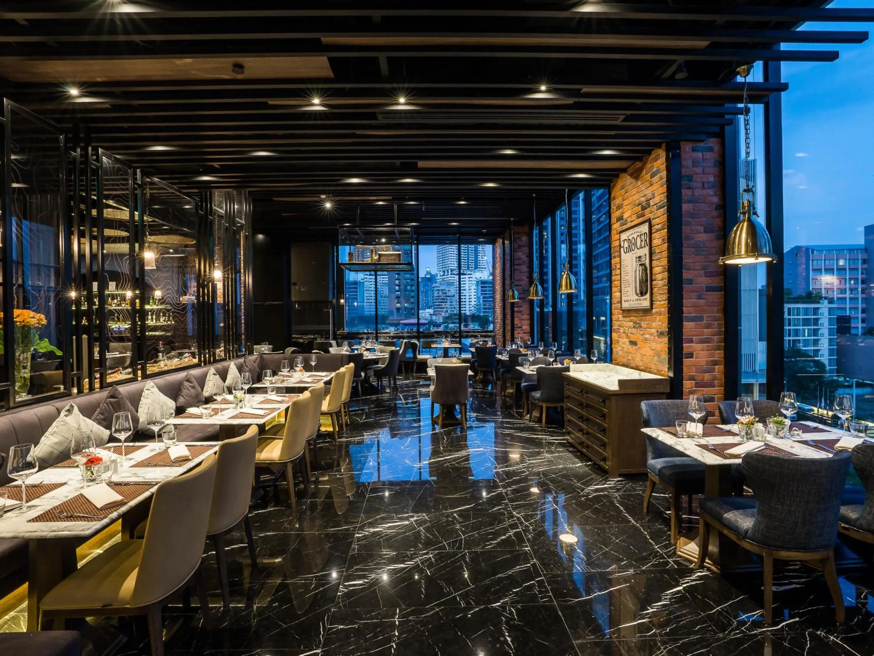 Restaurant/places to eat in SKYVIEW Hotel Bangkok - Sukhumvit