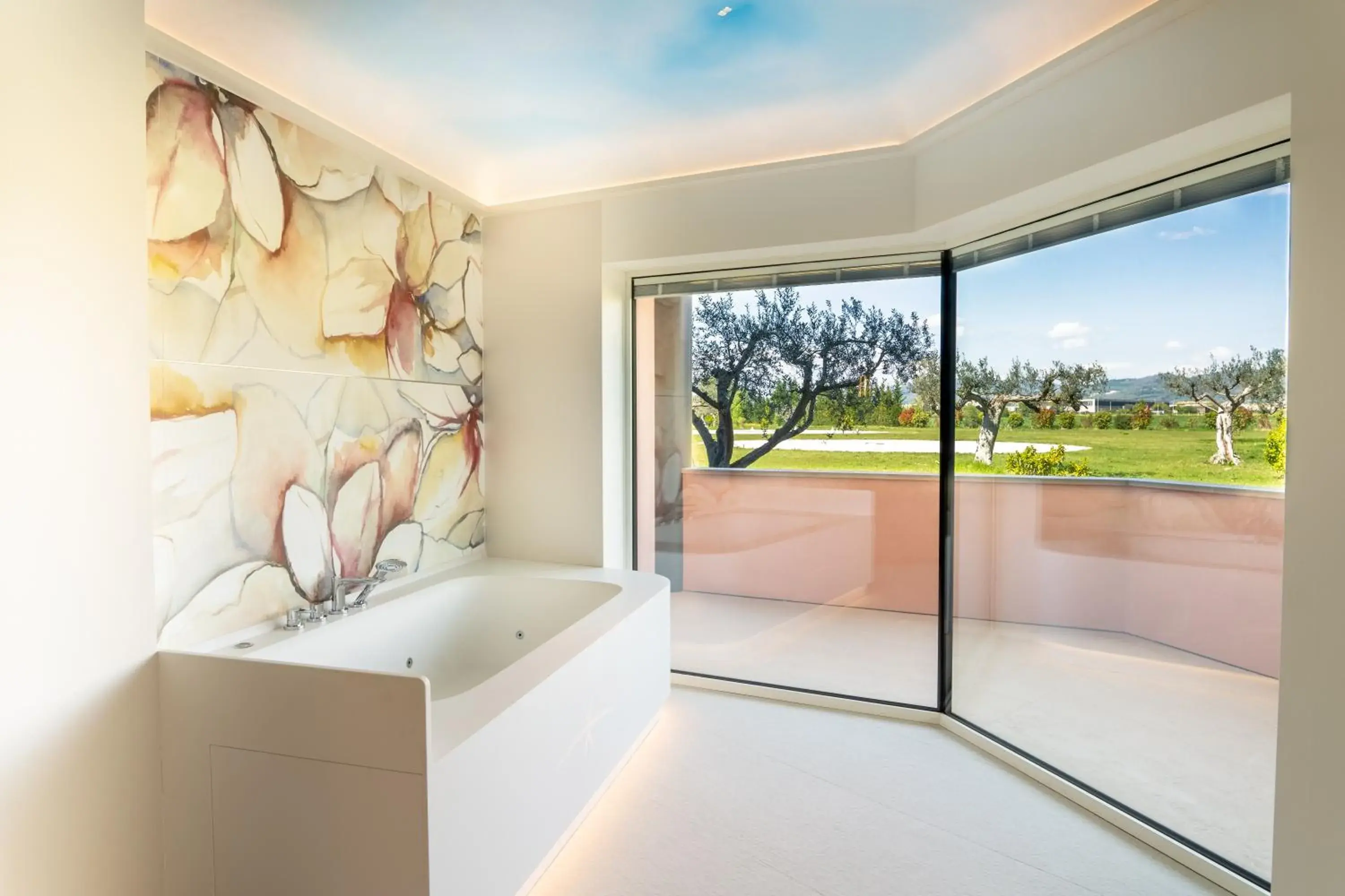 Hot Tub, Bed in Valle di Assisi Hotel & Spa Hot Tub, Bed in Valle di Assisi Hotel & Spa