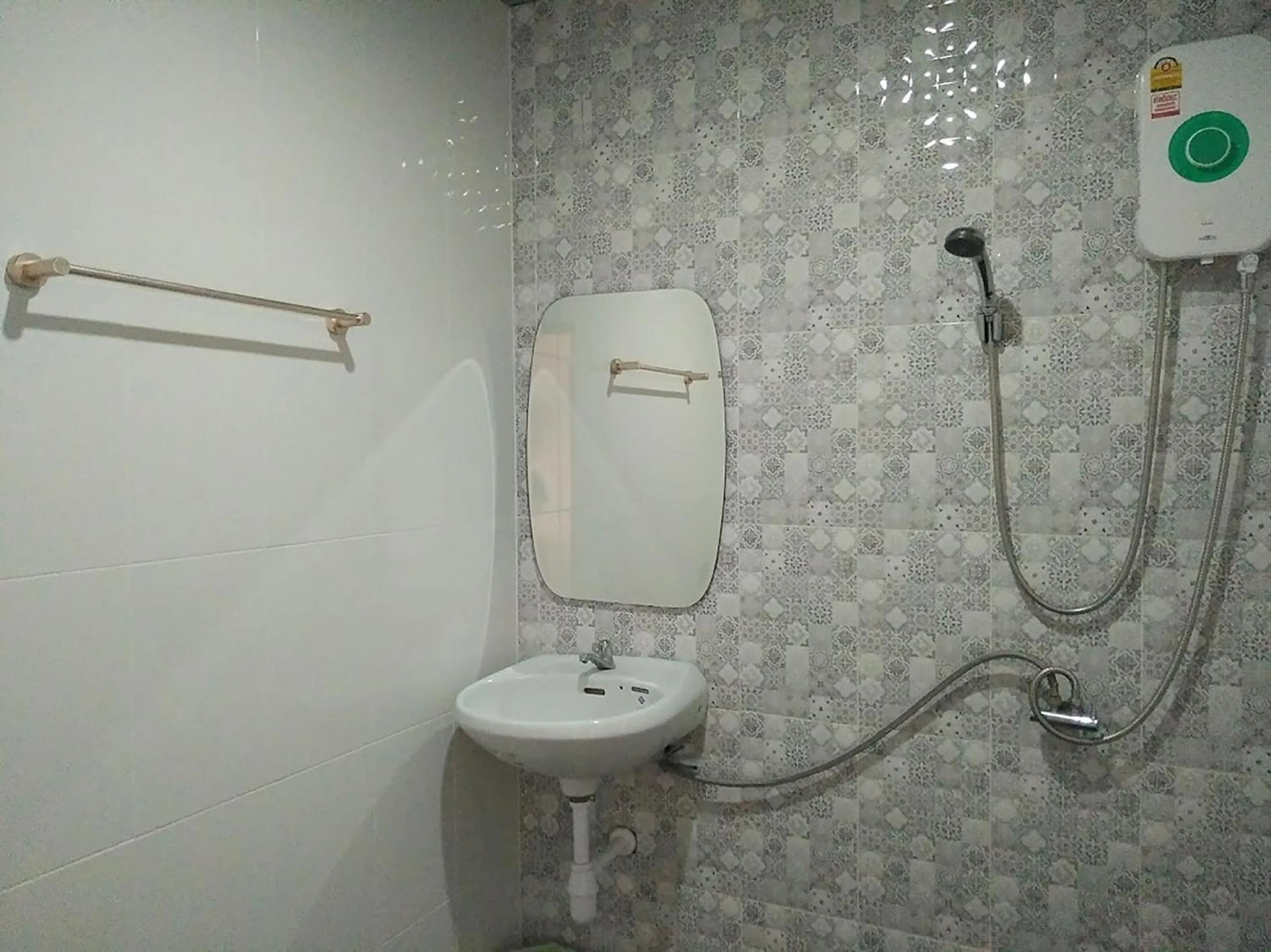 Shower in In Phuket House