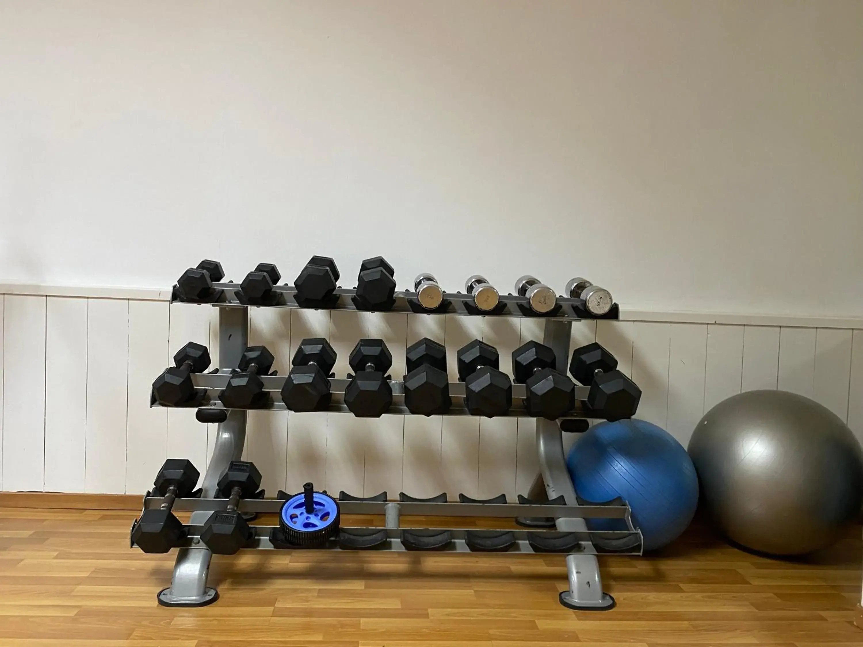 Fitness centre/facilities in Hotel Arena Suite Fitness centre/facilities in Hotel Arena Suite