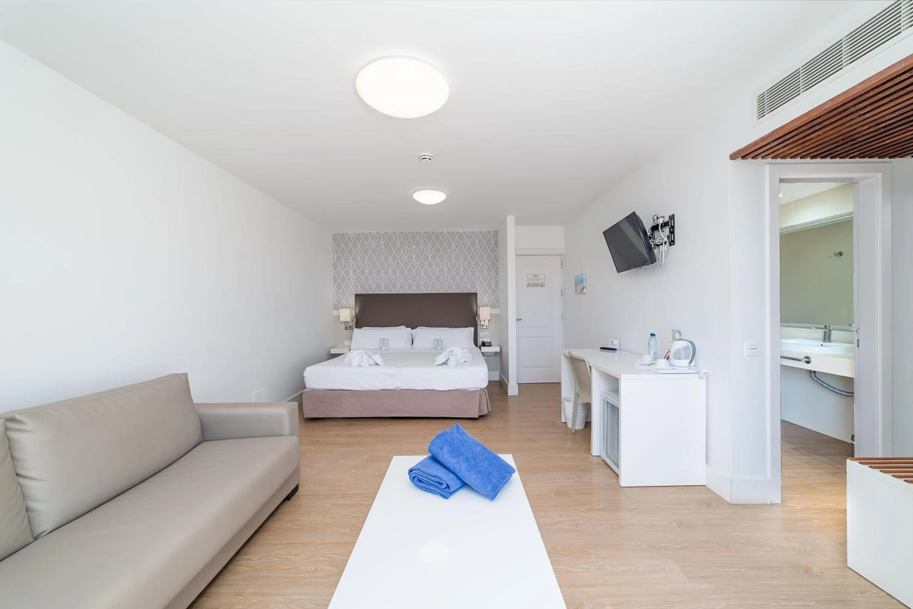 Bedroom, Bed in Hotel Arena Suite - Adults Only