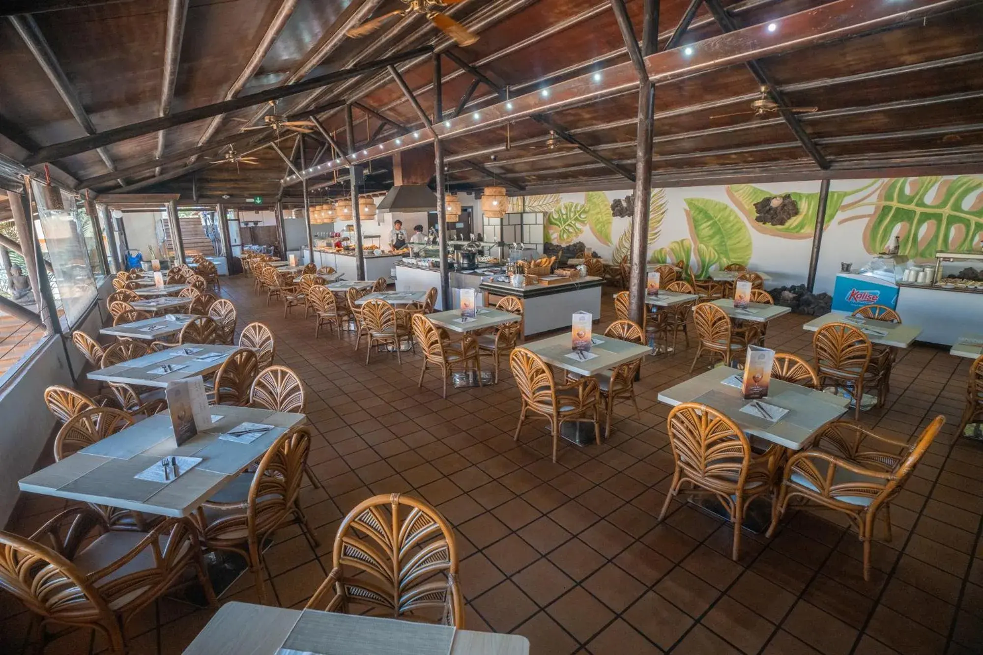 Restaurant/places to eat in Hotel Arena Suite Restaurant/places to eat in Hotel Arena Suite