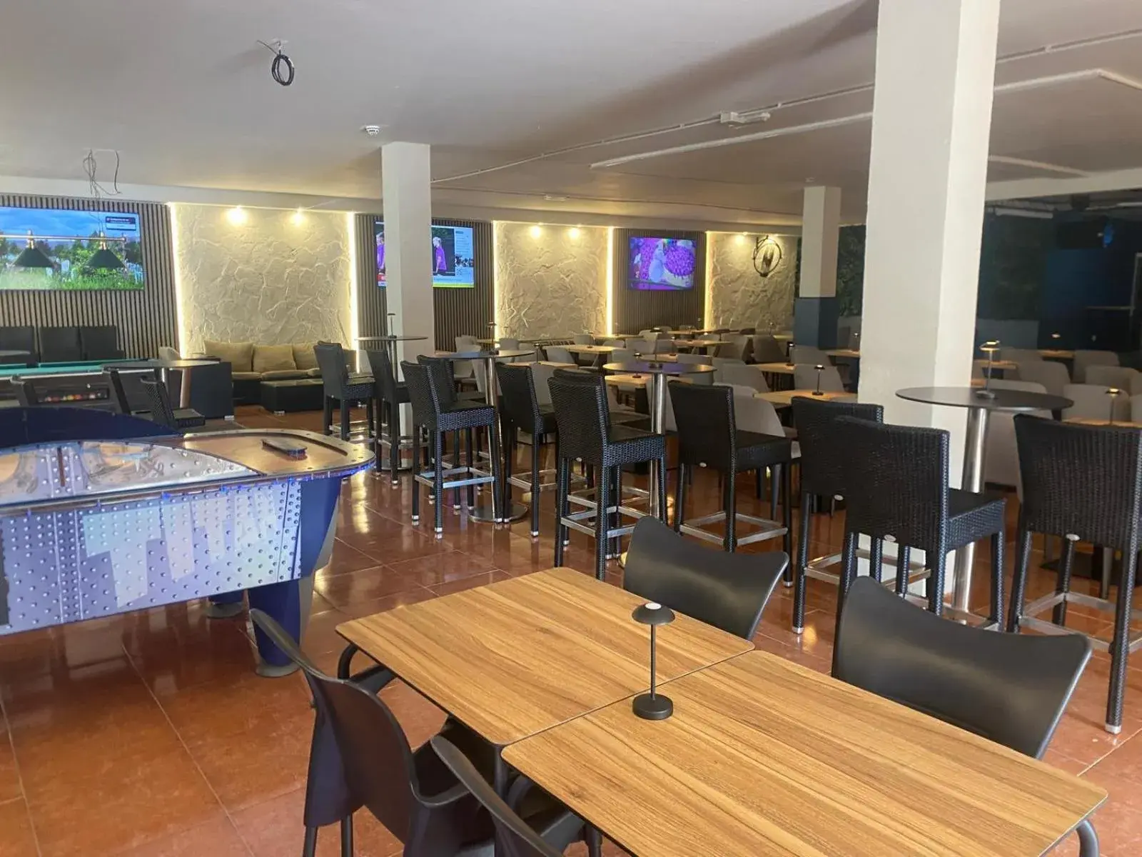 Lounge or bar in Hotel Arena Suite - Adults Only Lounge or bar in Hotel Arena Suite - Adults Only