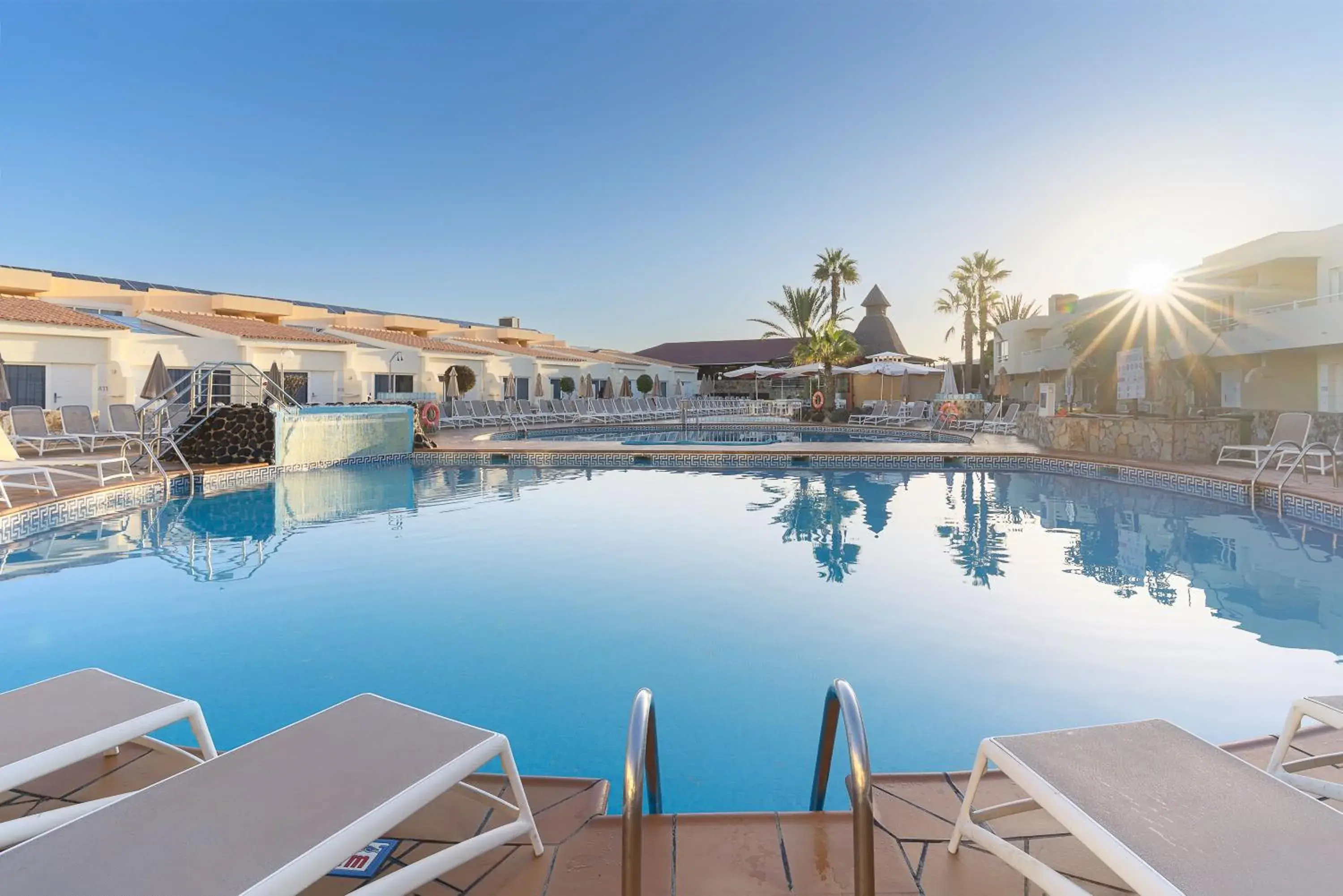 Swimming pool in Hotel Arena Suite - Adults Only Swimming pool in Hotel Arena Suite - Adults Only