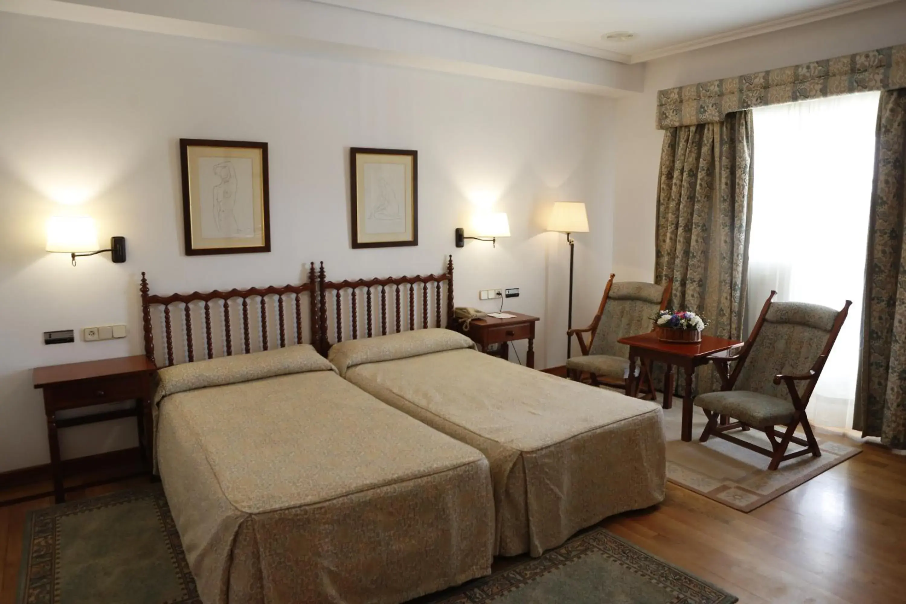 Photo of the whole room, Bed in Pousada de Portomarín Photo of the whole room, Bed in Pousada de Portomarín