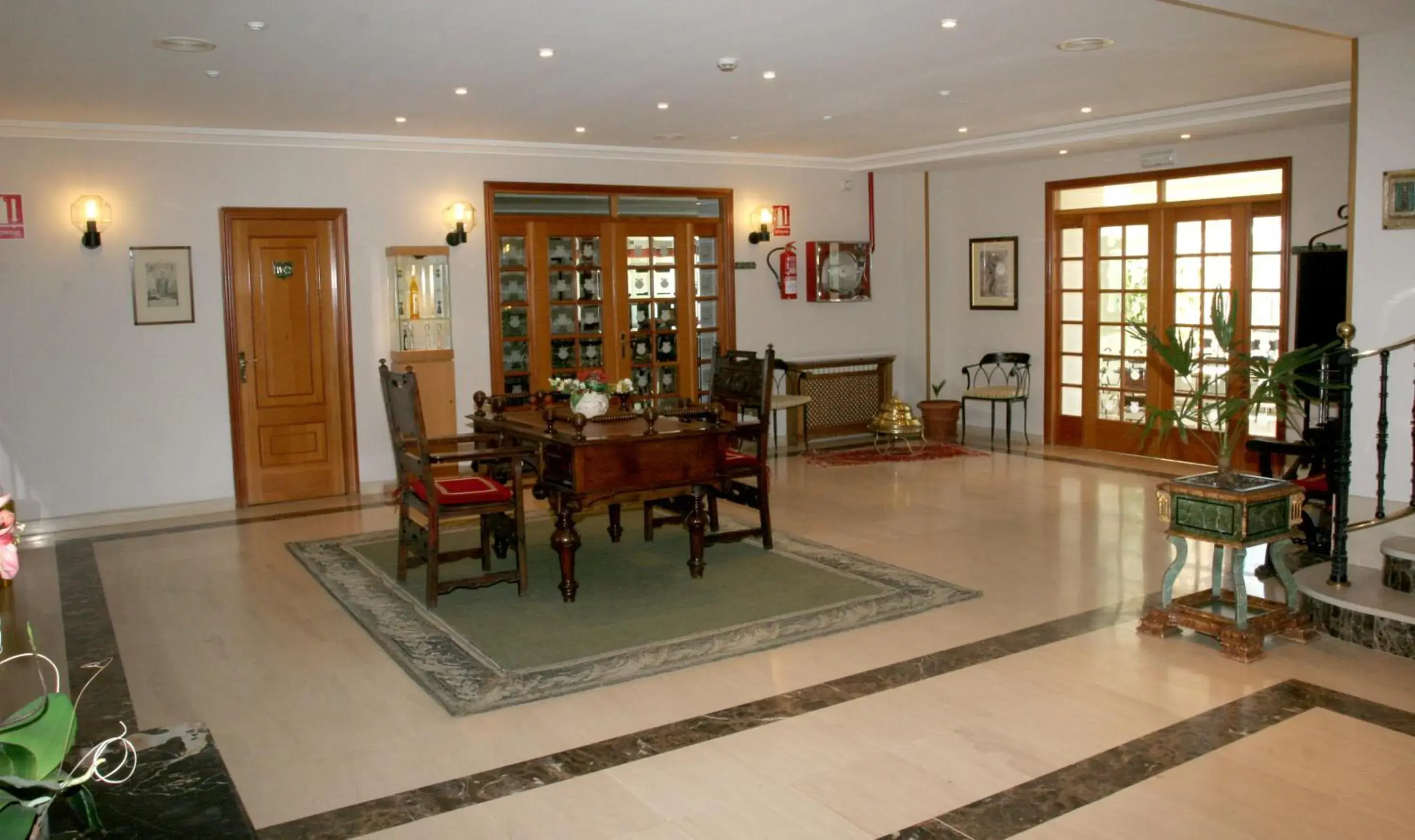 Lobby or reception in Pousada de Portomarín Lobby or reception in Pousada de Portomarín