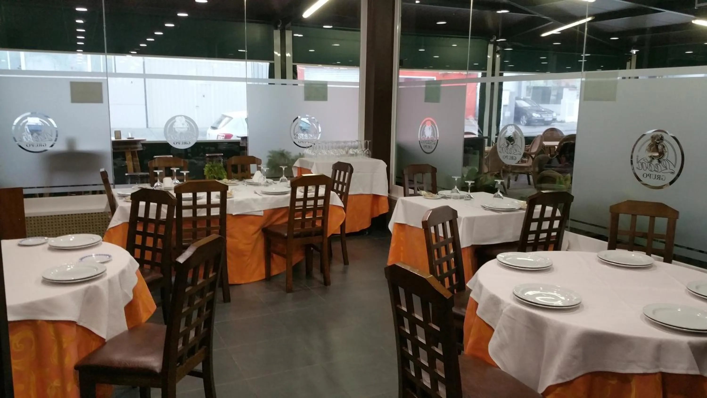 Restaurant/places to eat in Hotel León