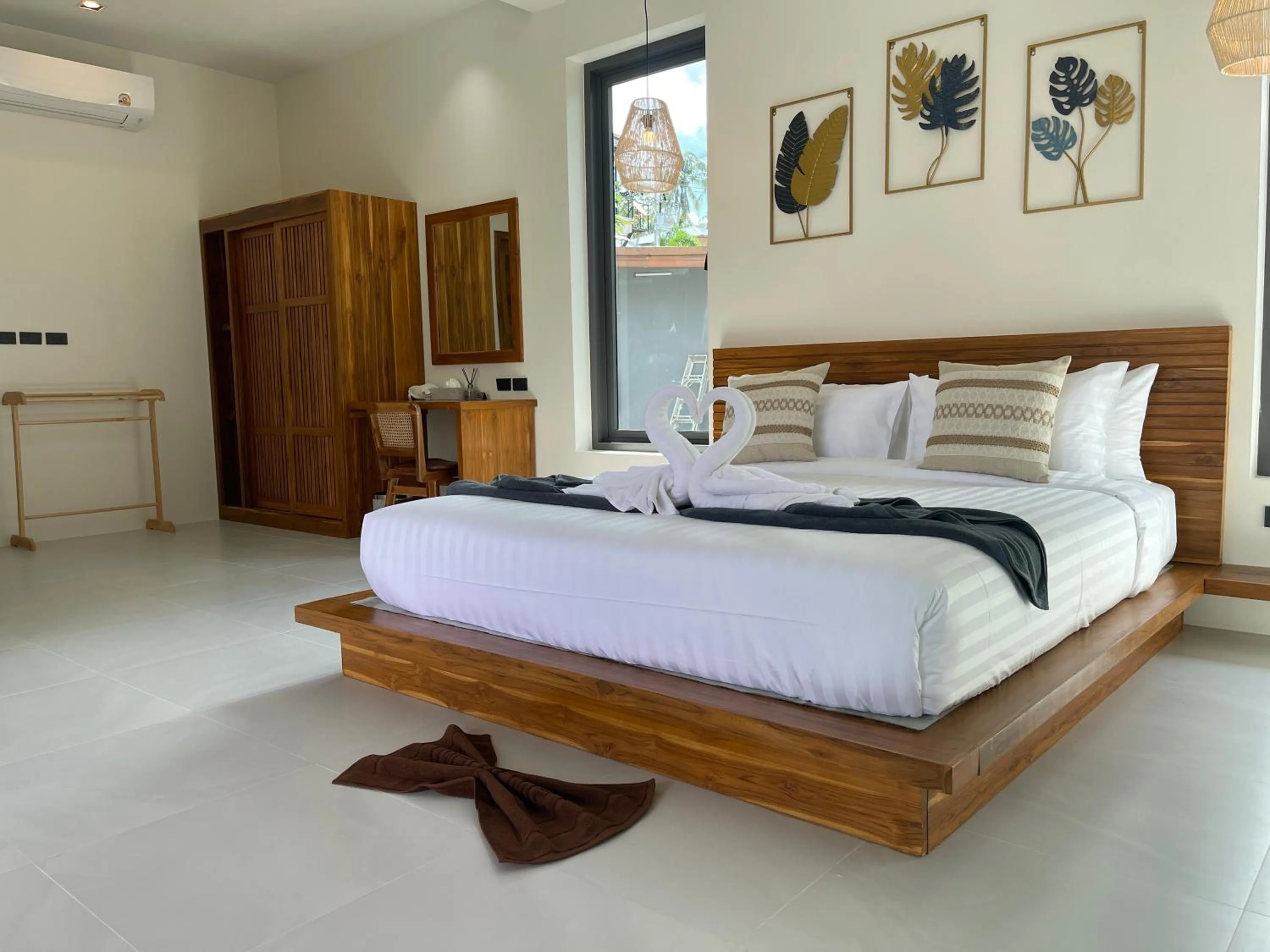 Bed in Breeze Bay Villa