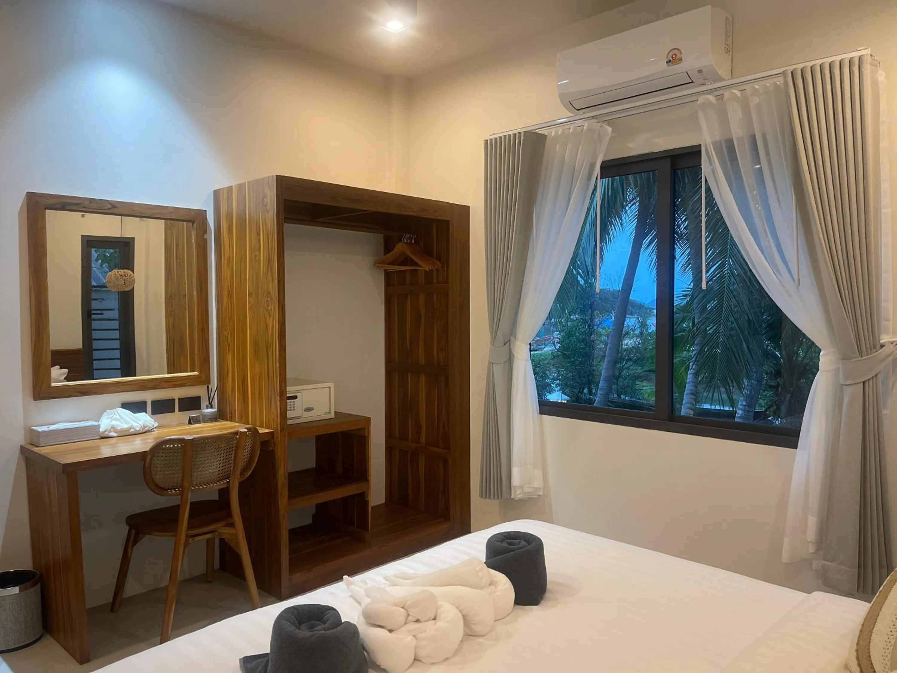 Bed in Breeze Bay Villa