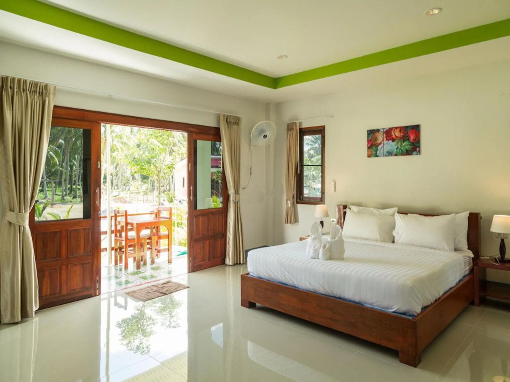 Bed in Breeze Bay Villa