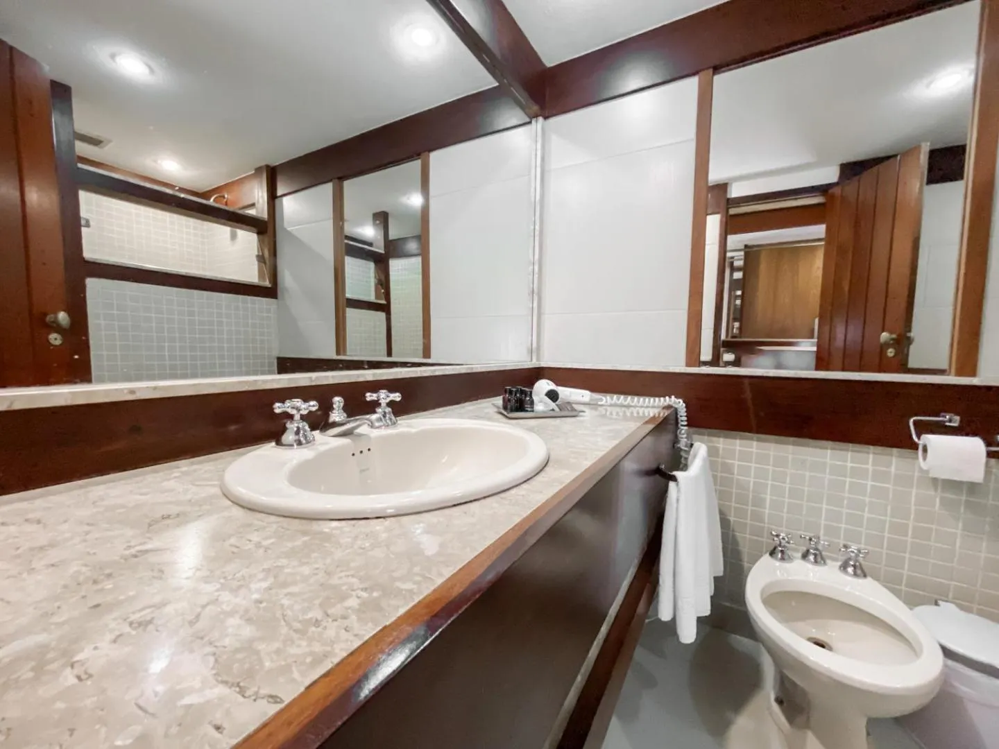 Toilet in Sailing Hotel & Spa