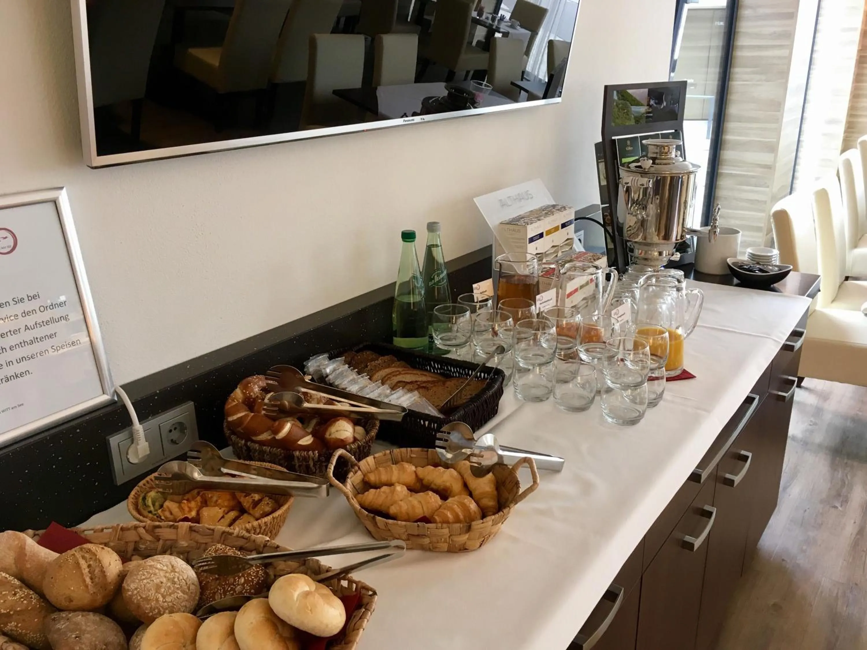 Buffet breakfast in Hotel WITT am See