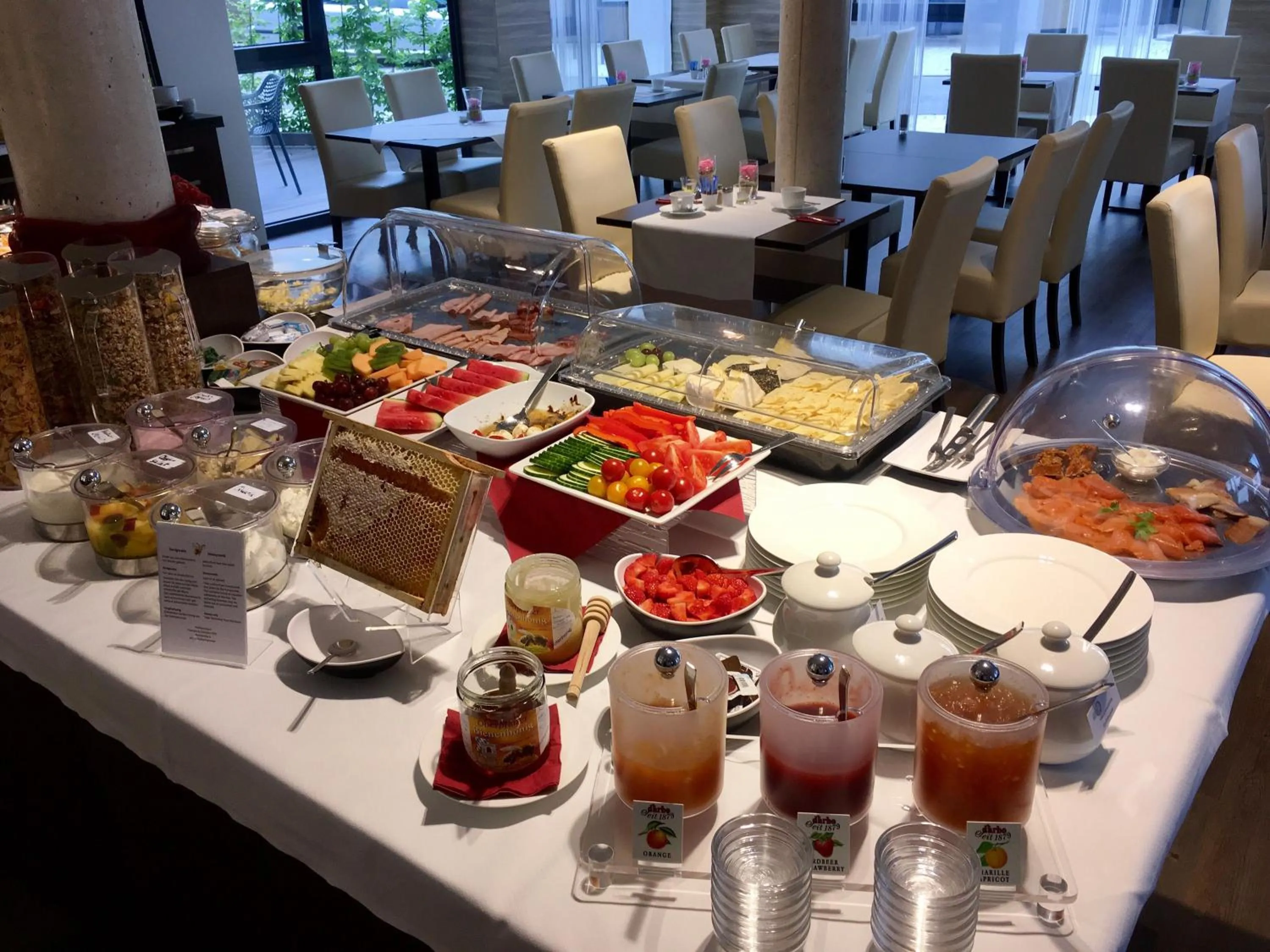 Buffet breakfast in Hotel WITT am See