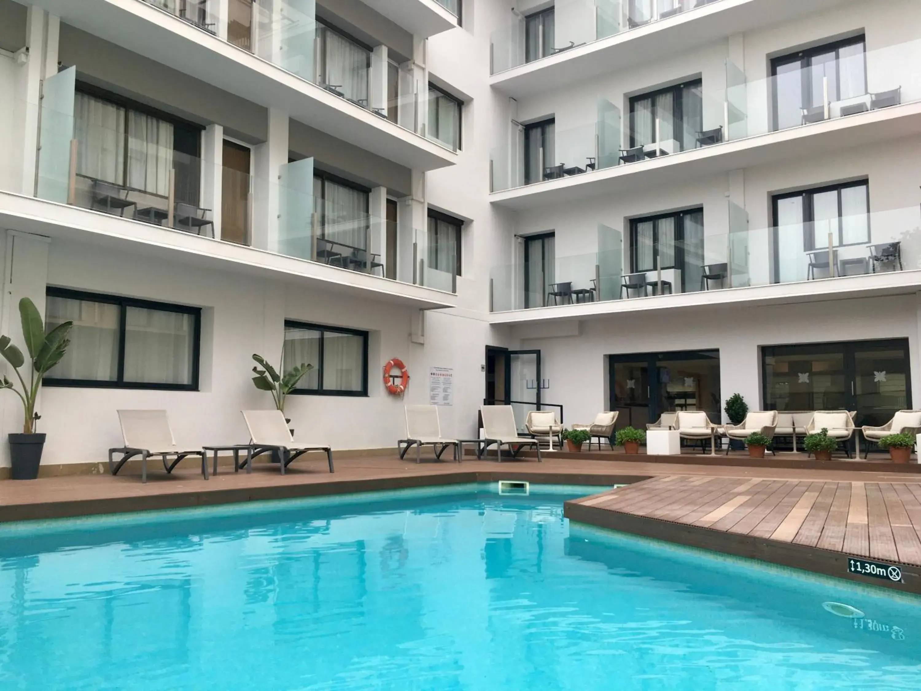 Facade/entrance in Hotel Lauria Facade/entrance in Hotel Lauria