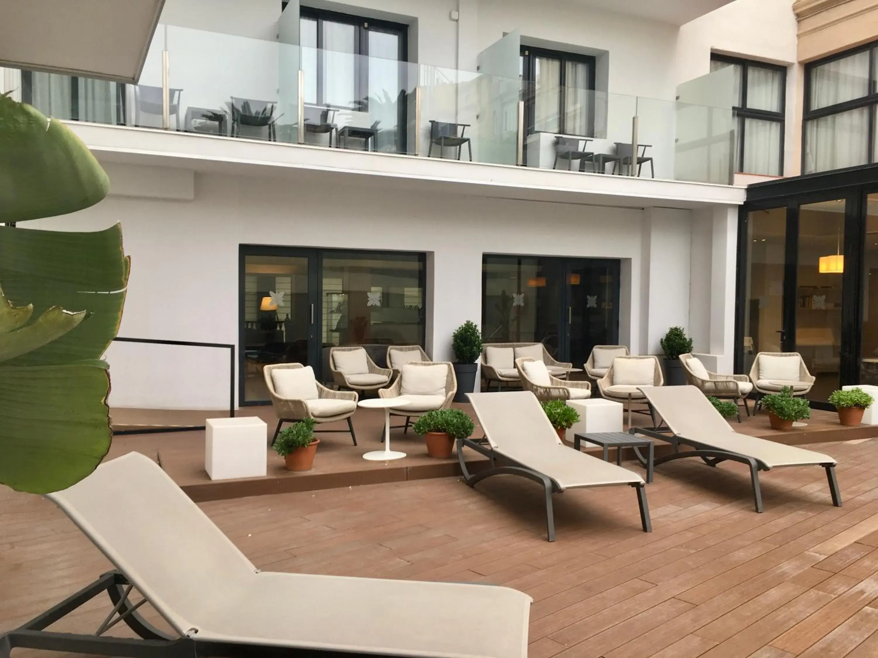 Facade/entrance in Hotel Lauria Facade/entrance in Hotel Lauria