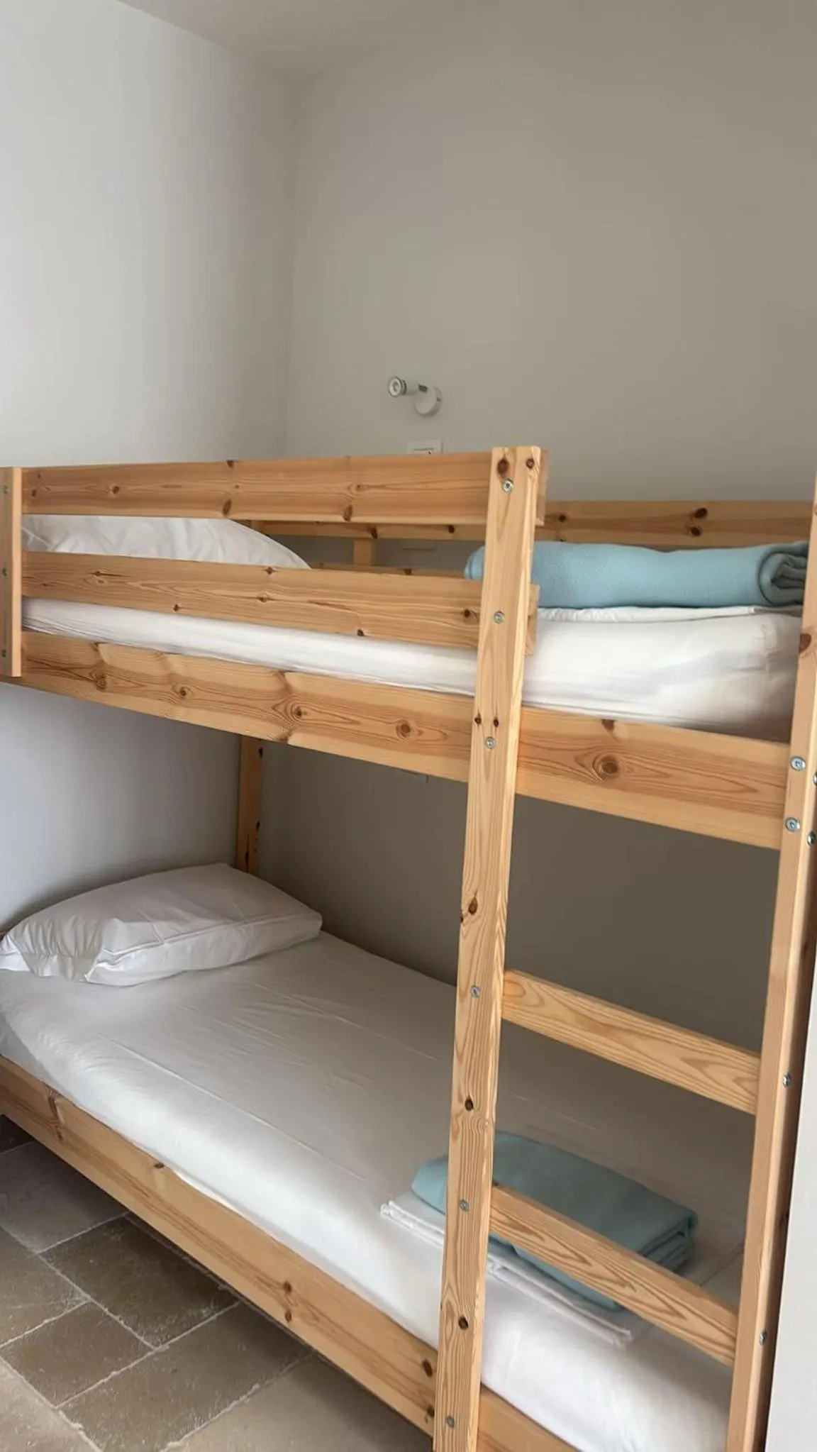 bunk bed, Bed in Dei Serafini