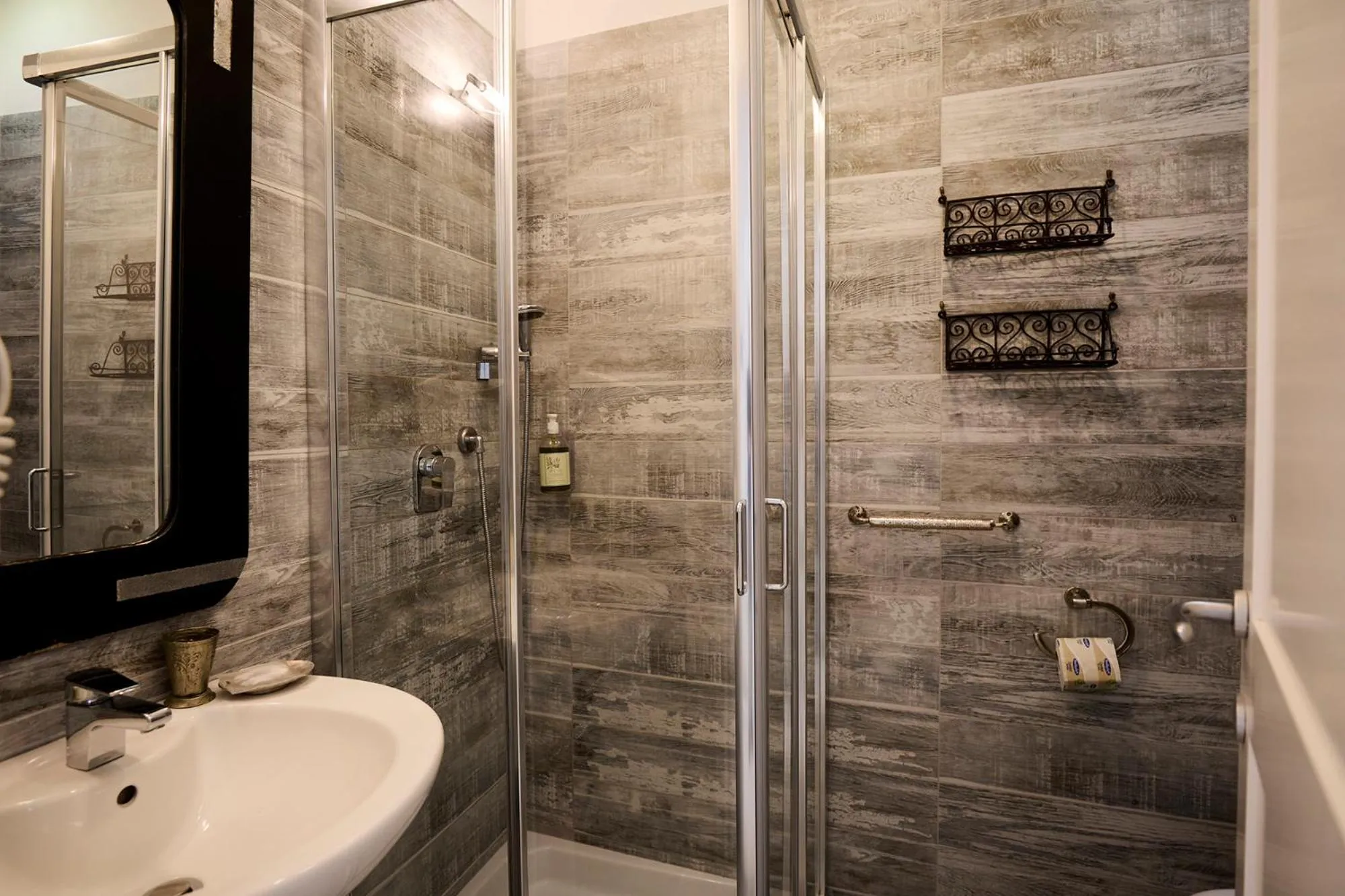 Bathroom in Dei Serafini