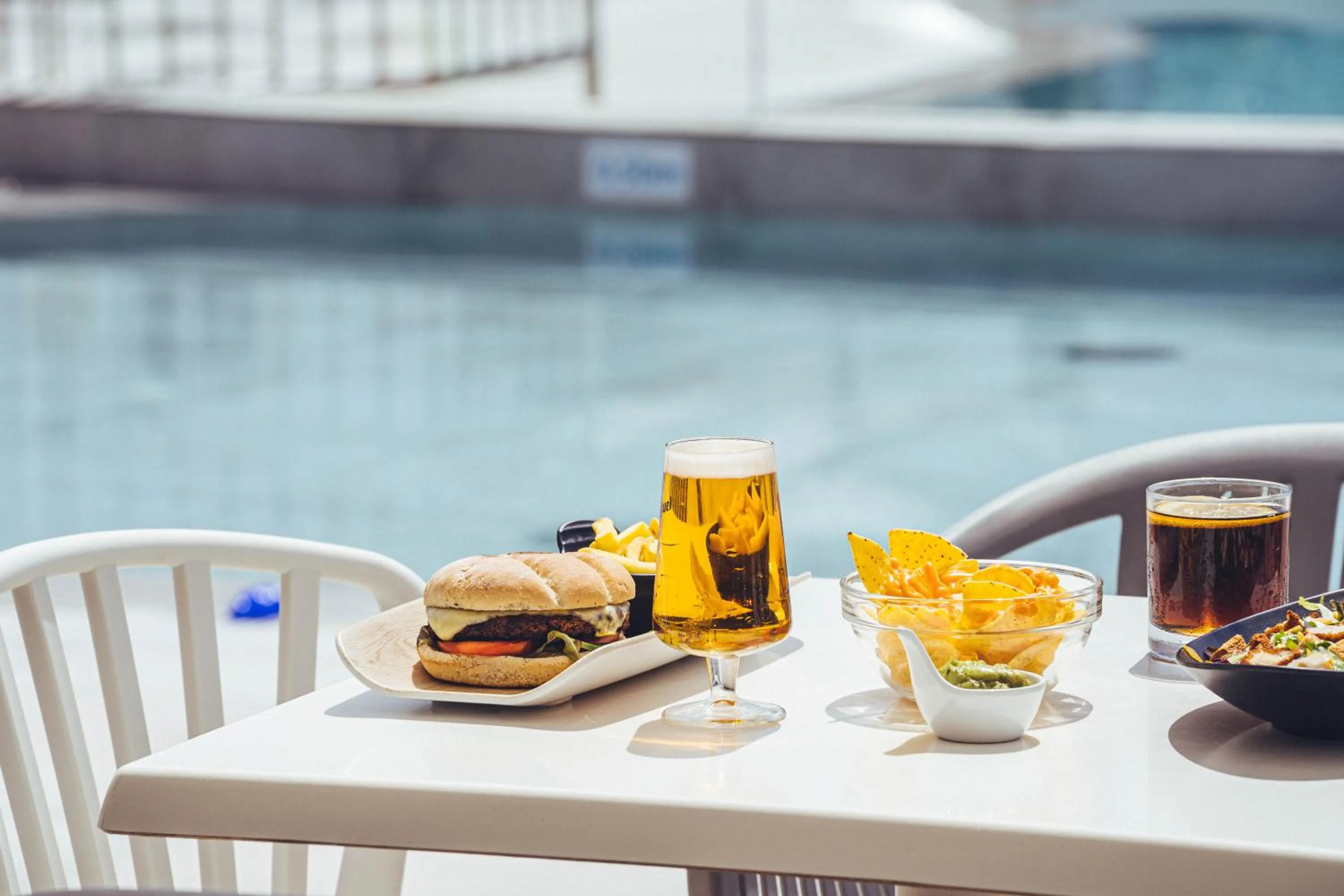 Food and drinks in Guinate Club Apartamentos