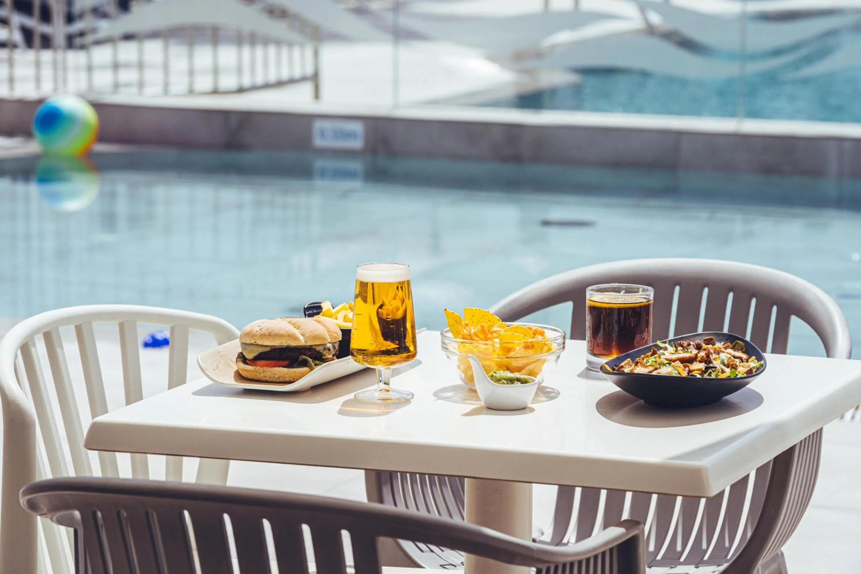 Food and drinks in Guinate Club Apartamentos